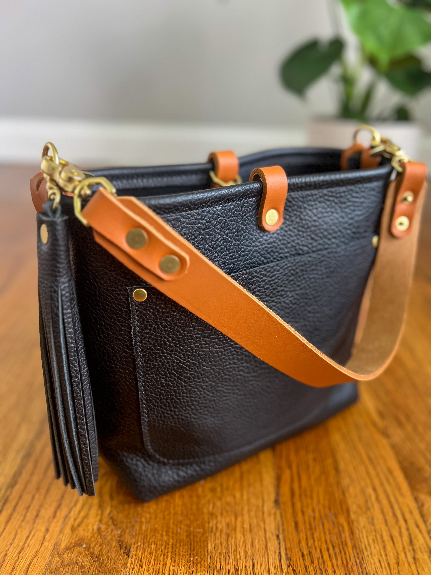 Bennett “shorty” Bucket in Horween Black Pebbled Leather