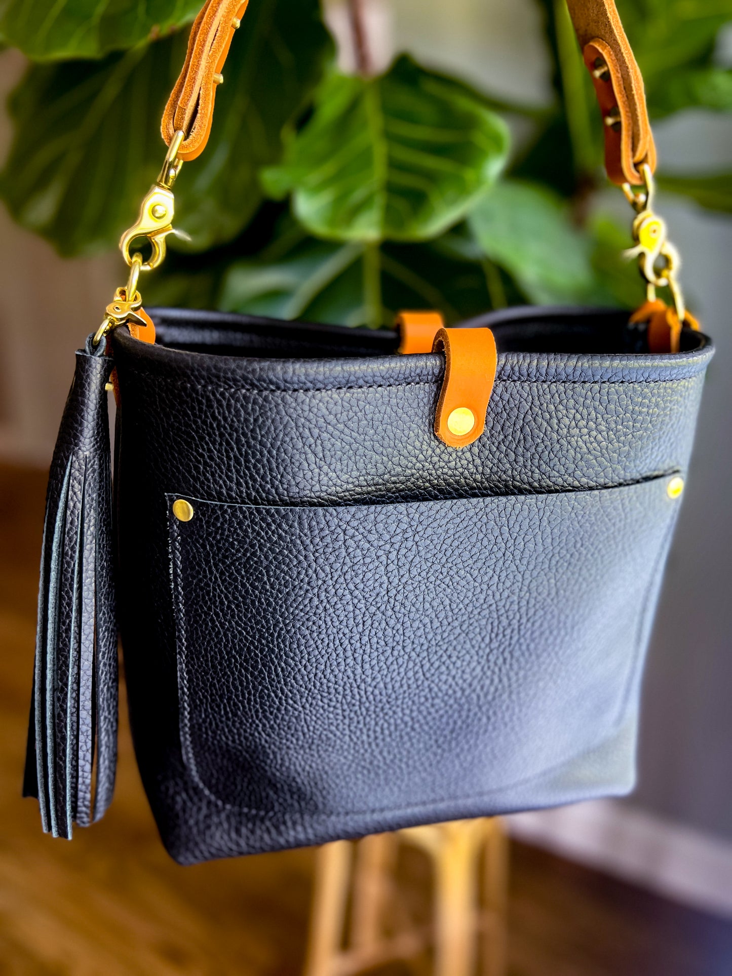Bennett “shorty” Bucket in Horween Black Pebbled Leather