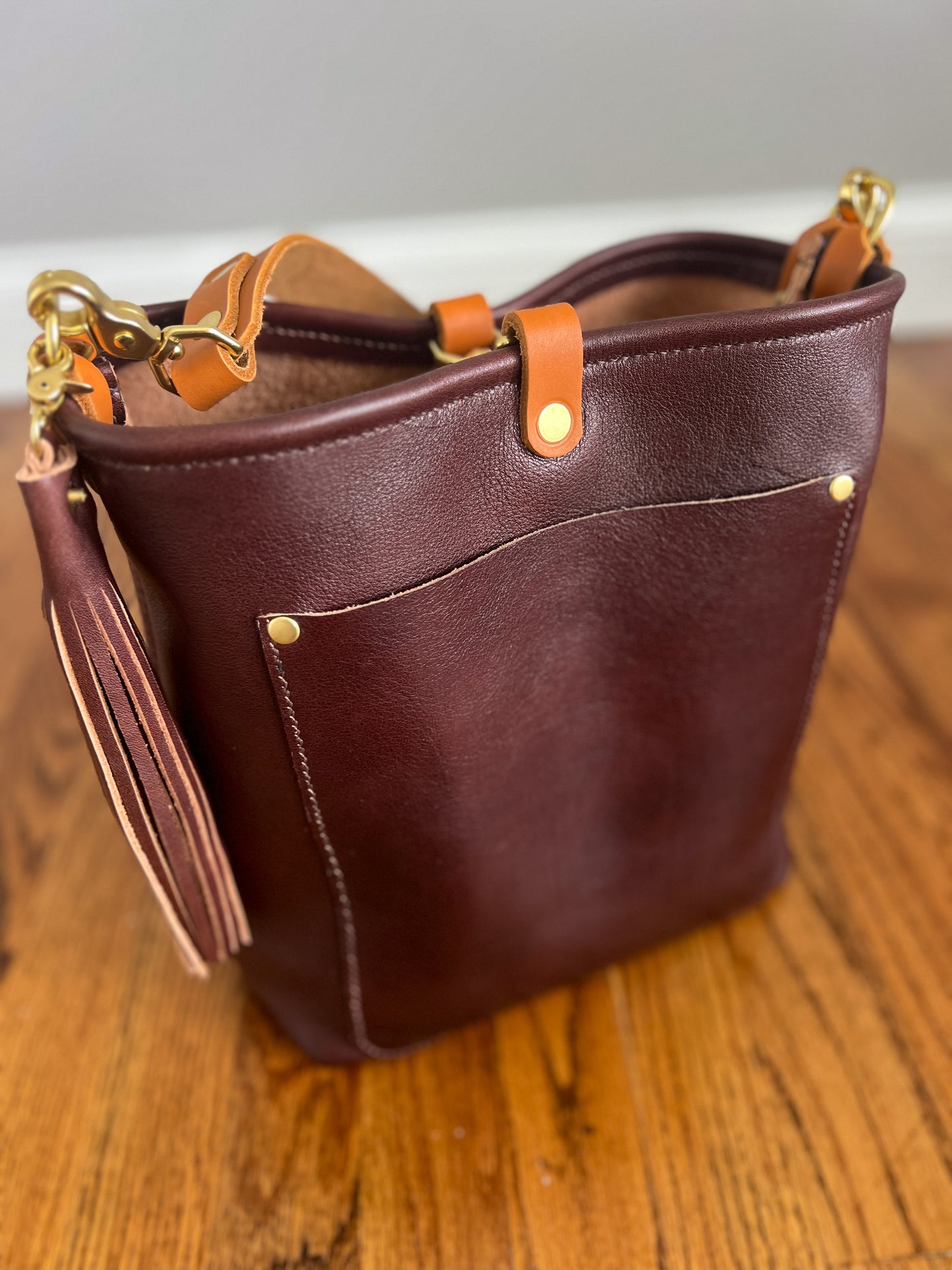 Bennett Bucket in Luxe Horween