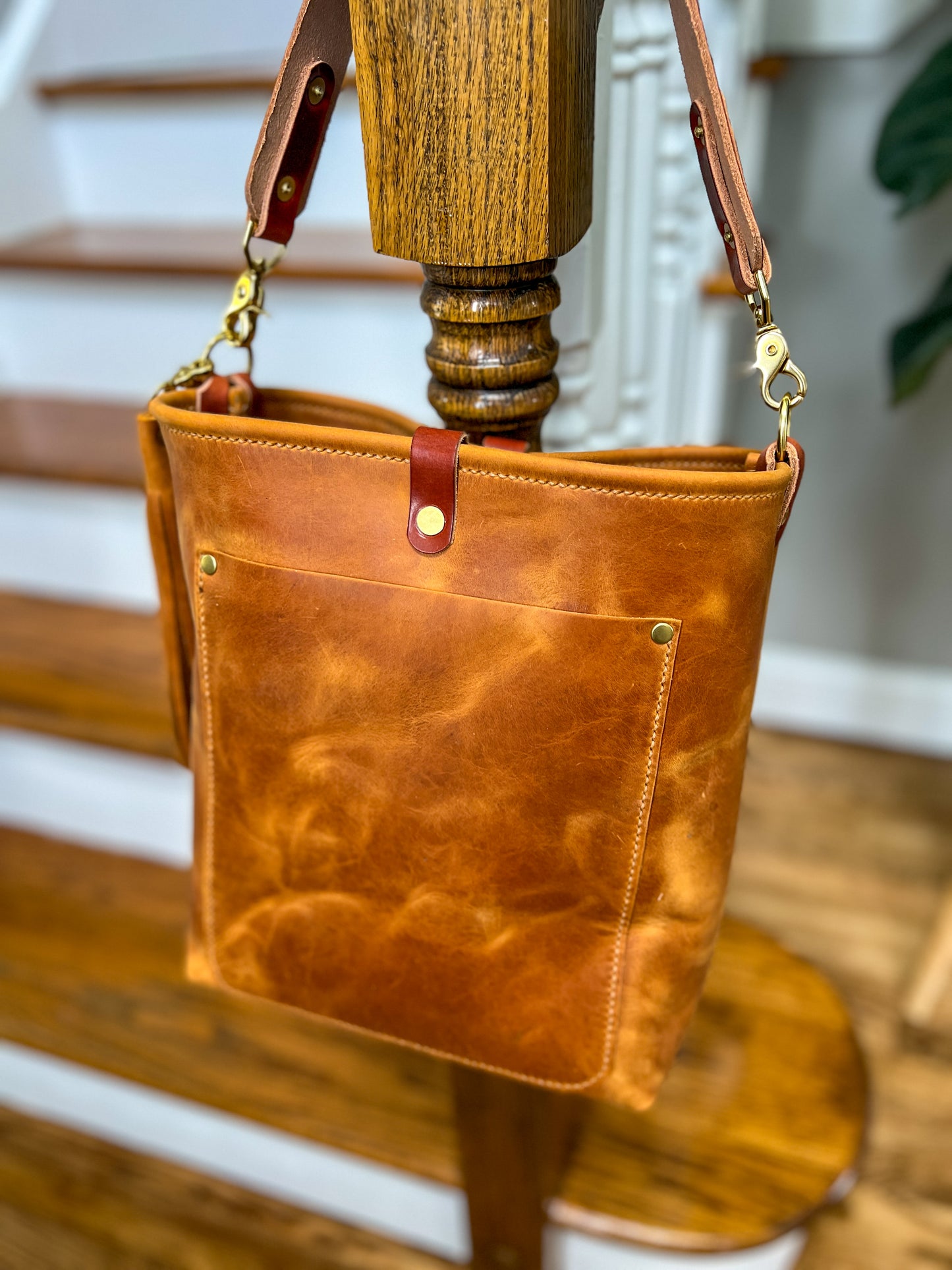 Bennett Bucket in Full Grain Sedona