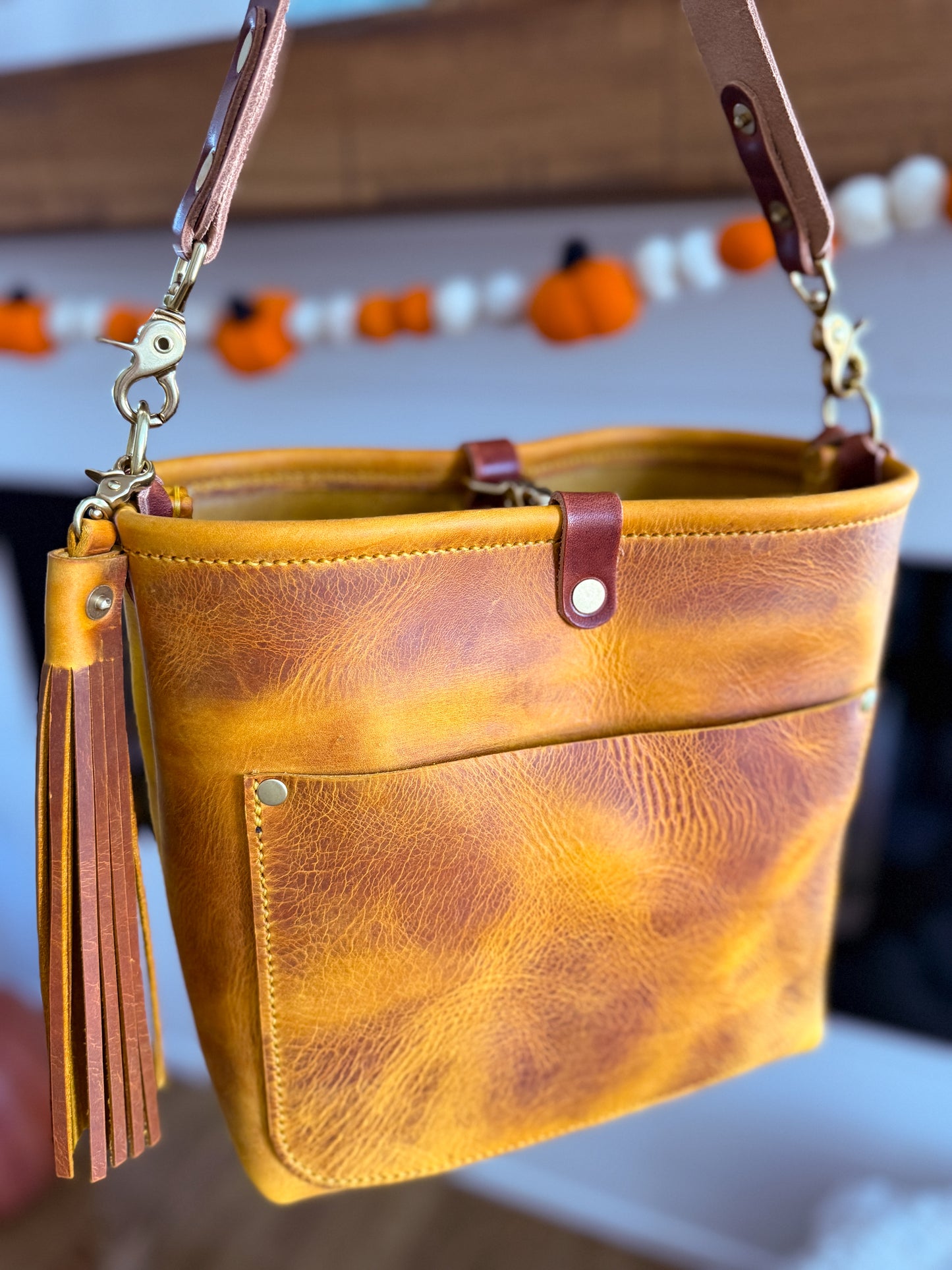 Bennett “shorty” Bucket in Yellowstone Italian Vegetable Tan