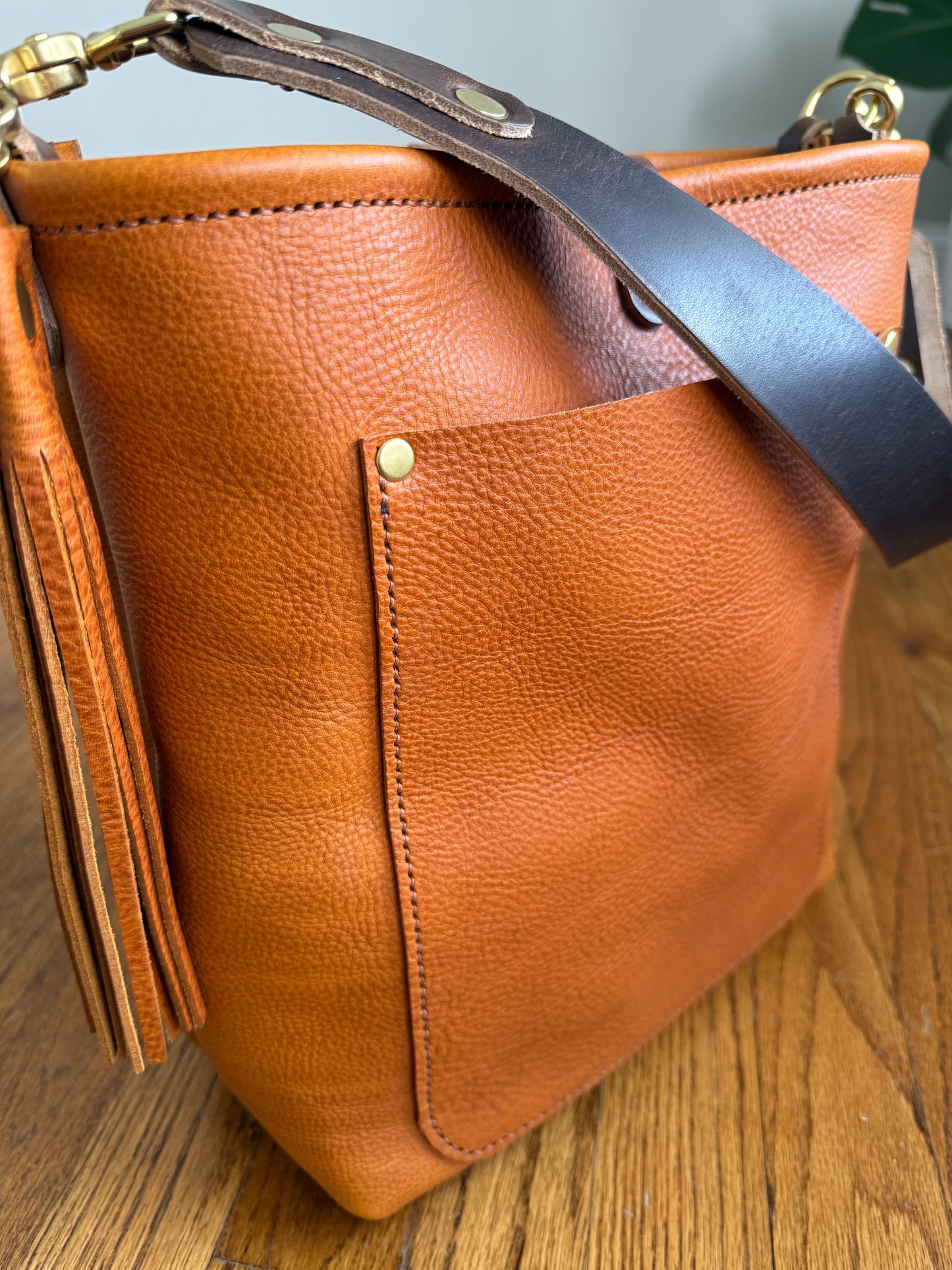 Bennett Bucket in Ginger Vachetta
