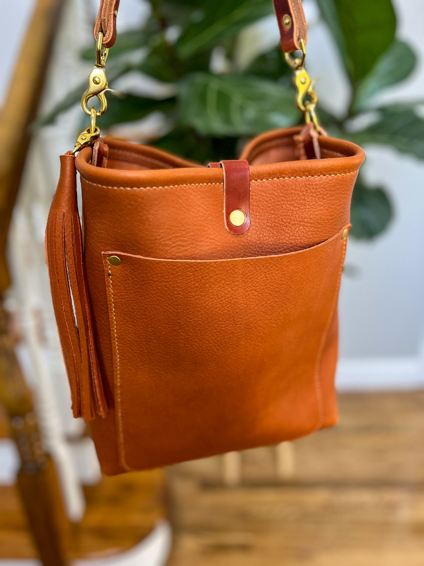 Bennett Bucket in Full Grain Cypress Leather