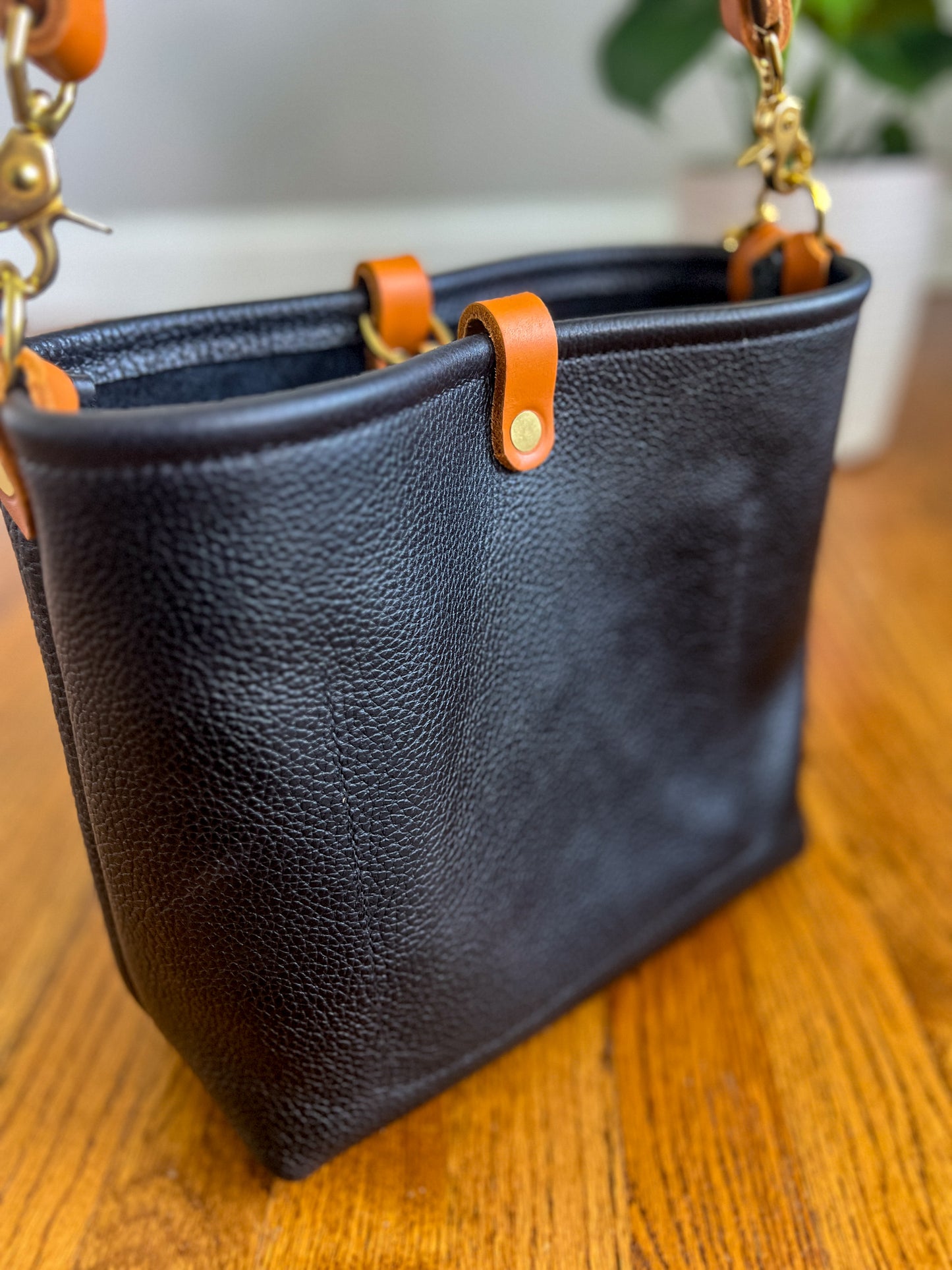 Bennett “shorty” Bucket in Horween Black Pebbled Leather