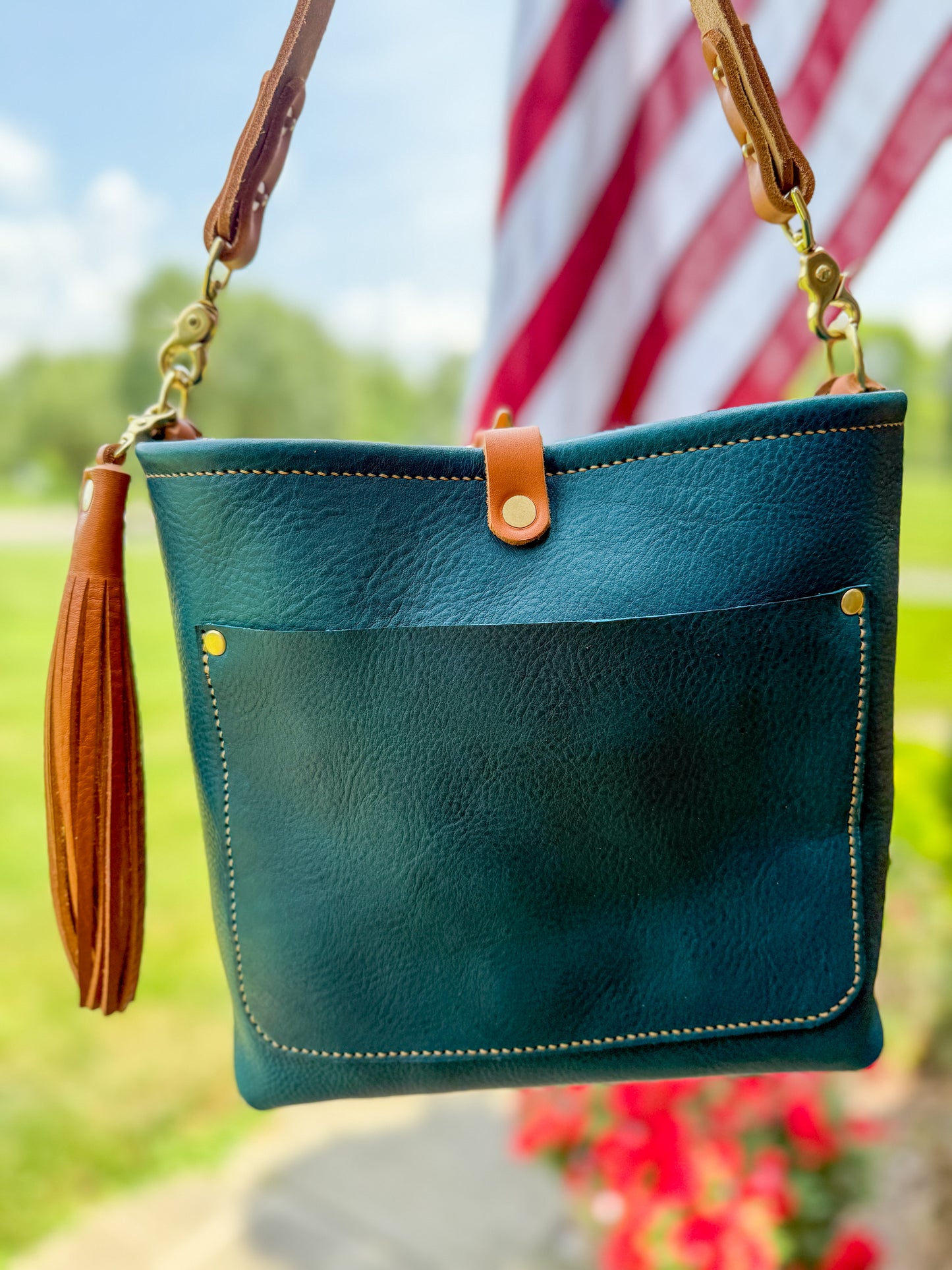 Bennett “shorty” Bucket in Turquoise Vachetta