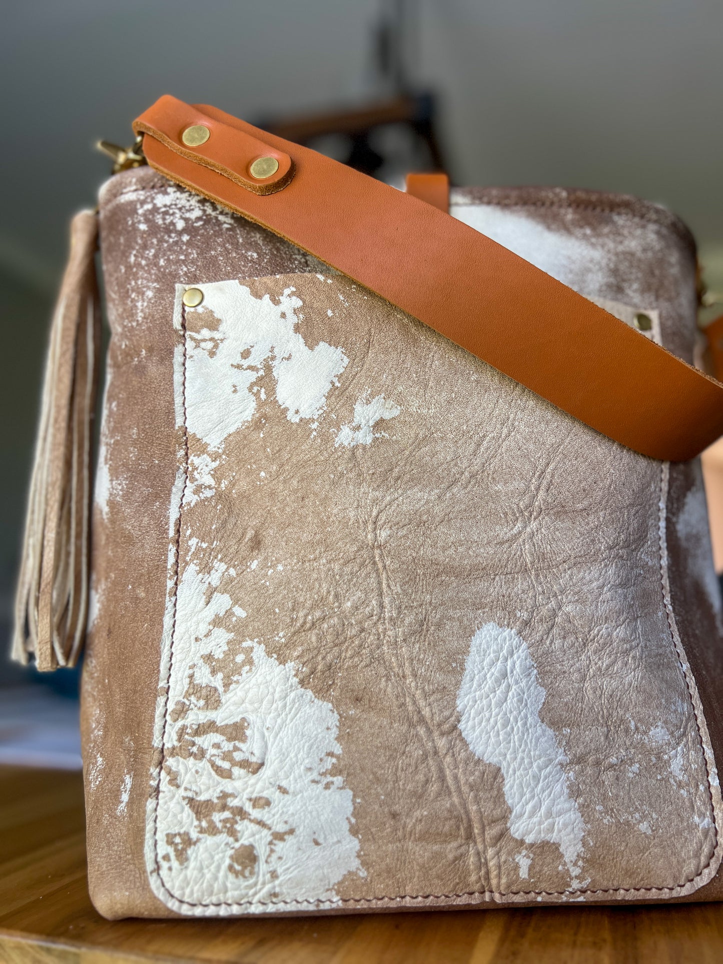 Bennett Bucket in Vintage Cowhide