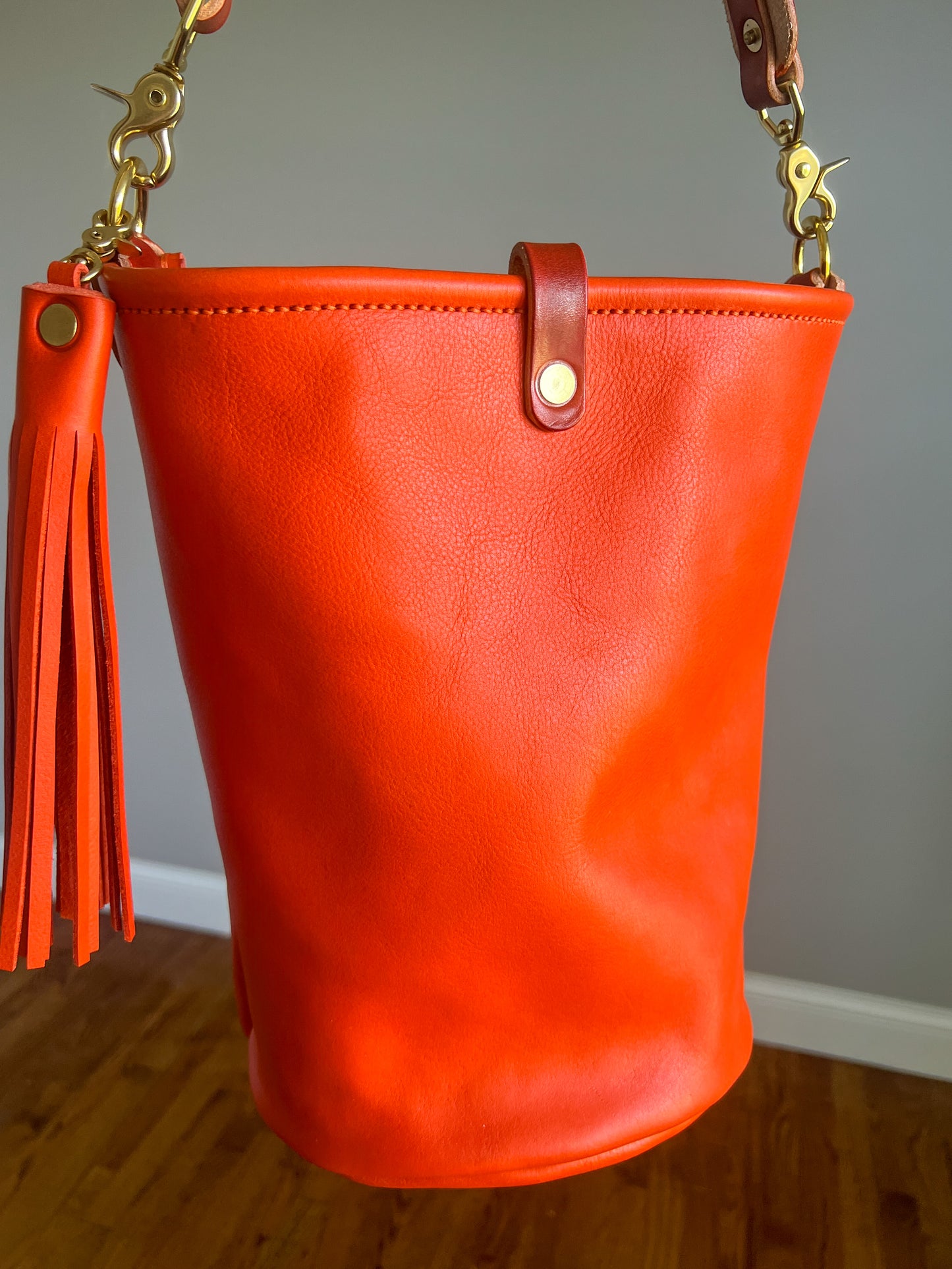O Ring Bucket Bag in Mandarin Vachetta