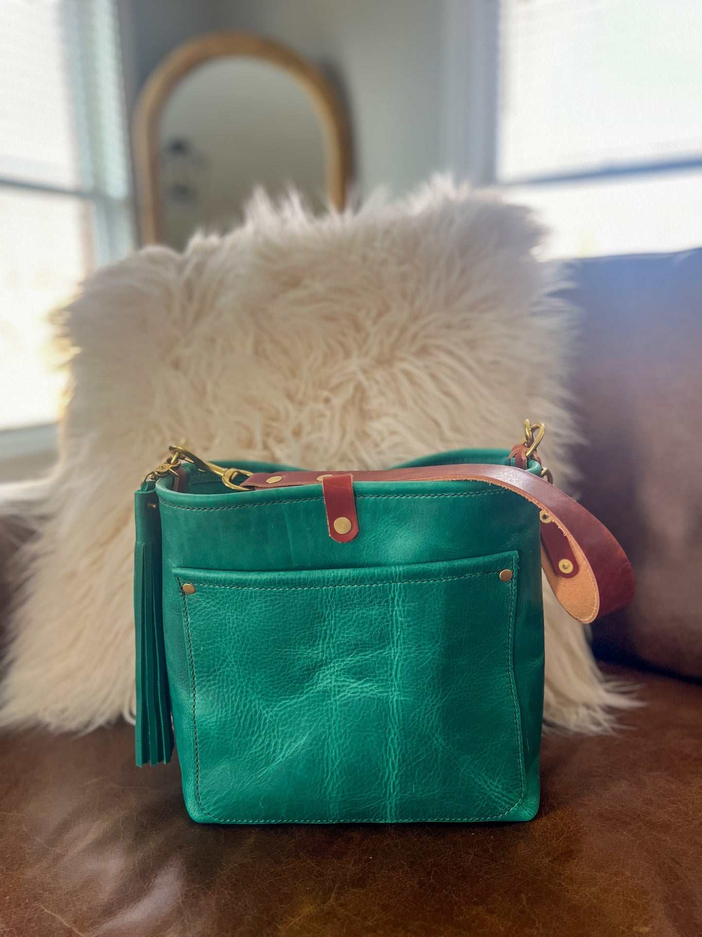 Bennett “shorty” Bucket in Teal Oil Tanned Leather