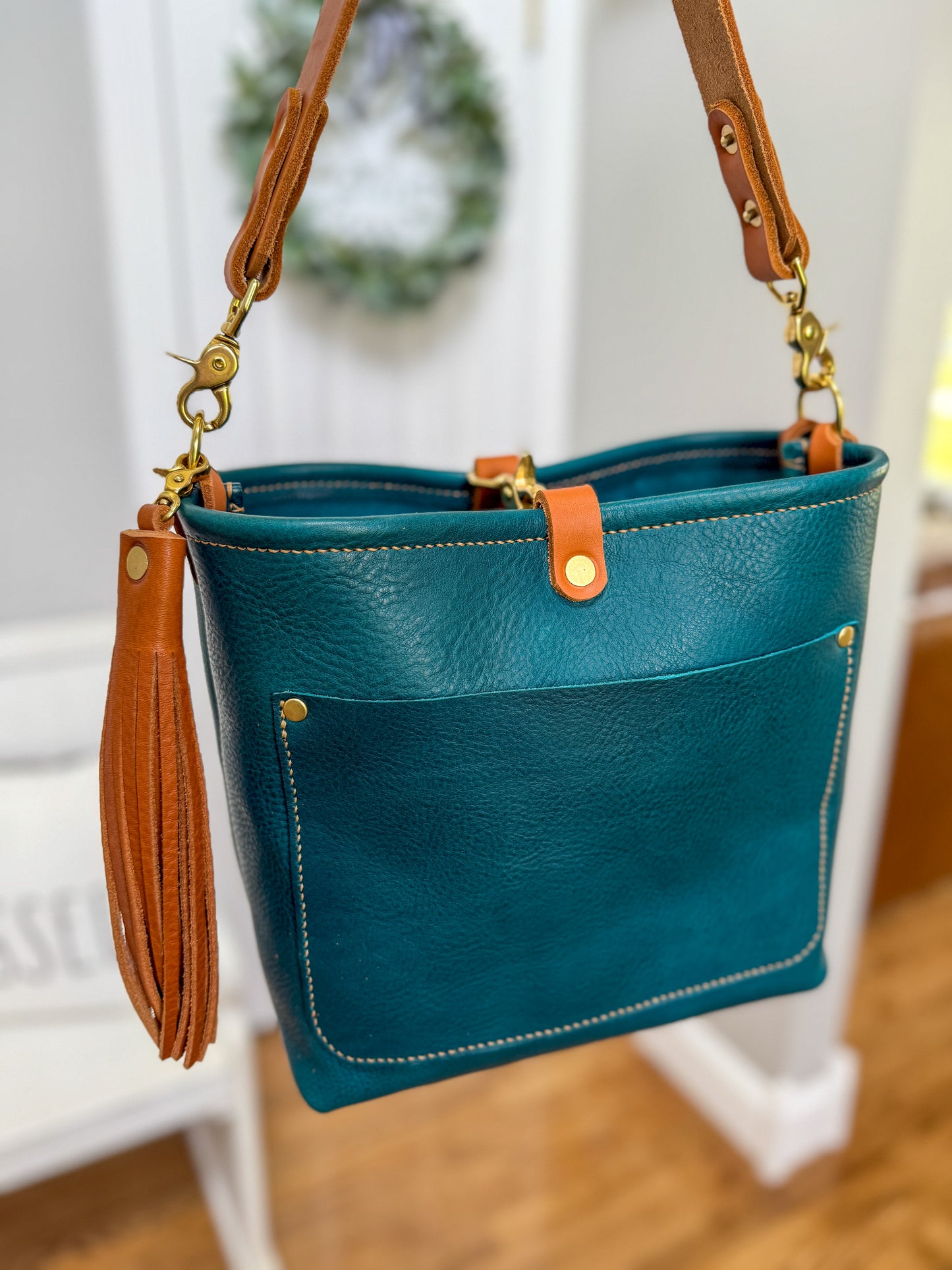Bennett “shorty” Bucket in Turquoise Vachetta