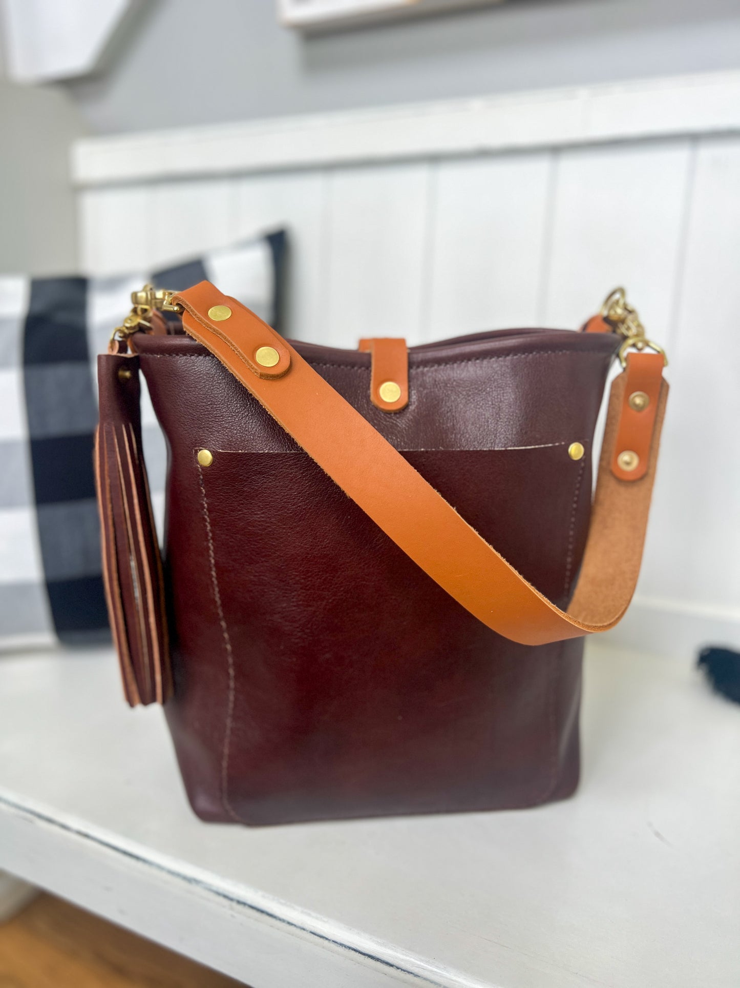 Bennett Bucket in Luxe Horween