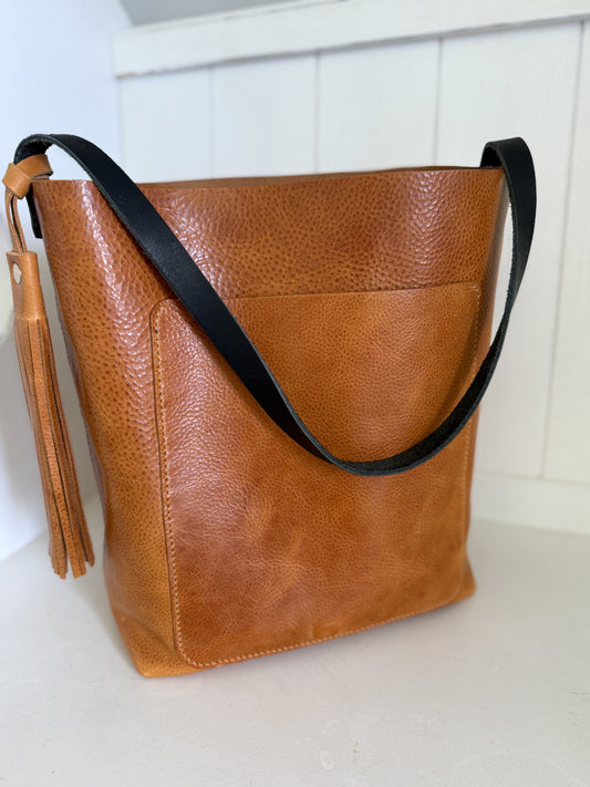 Bennett Bucket in Italian Honey Saffron Vegetable Tanned Leather