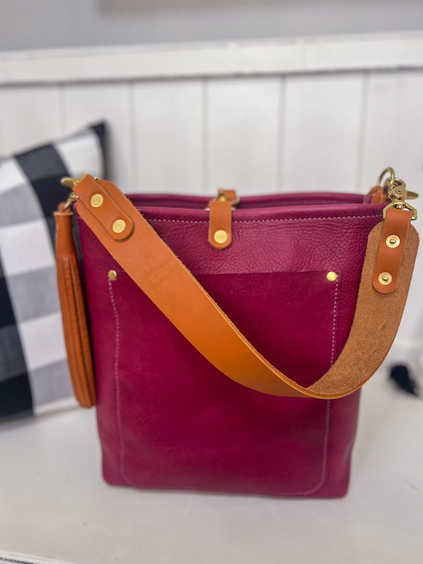 Bennett Bucket in Vachetta Lilac