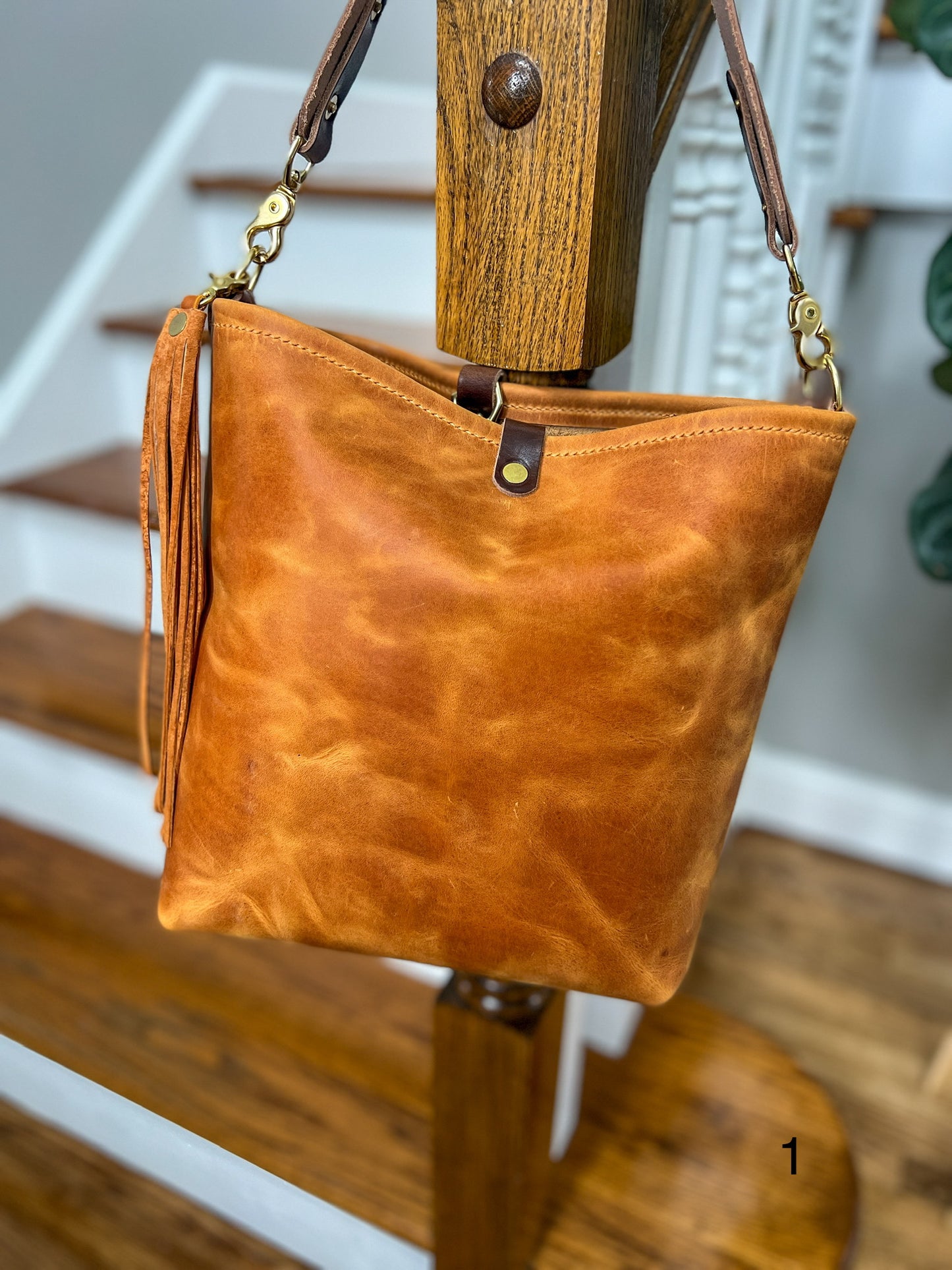 #1 Hobo Bucket in Sedona Full Grain Leather