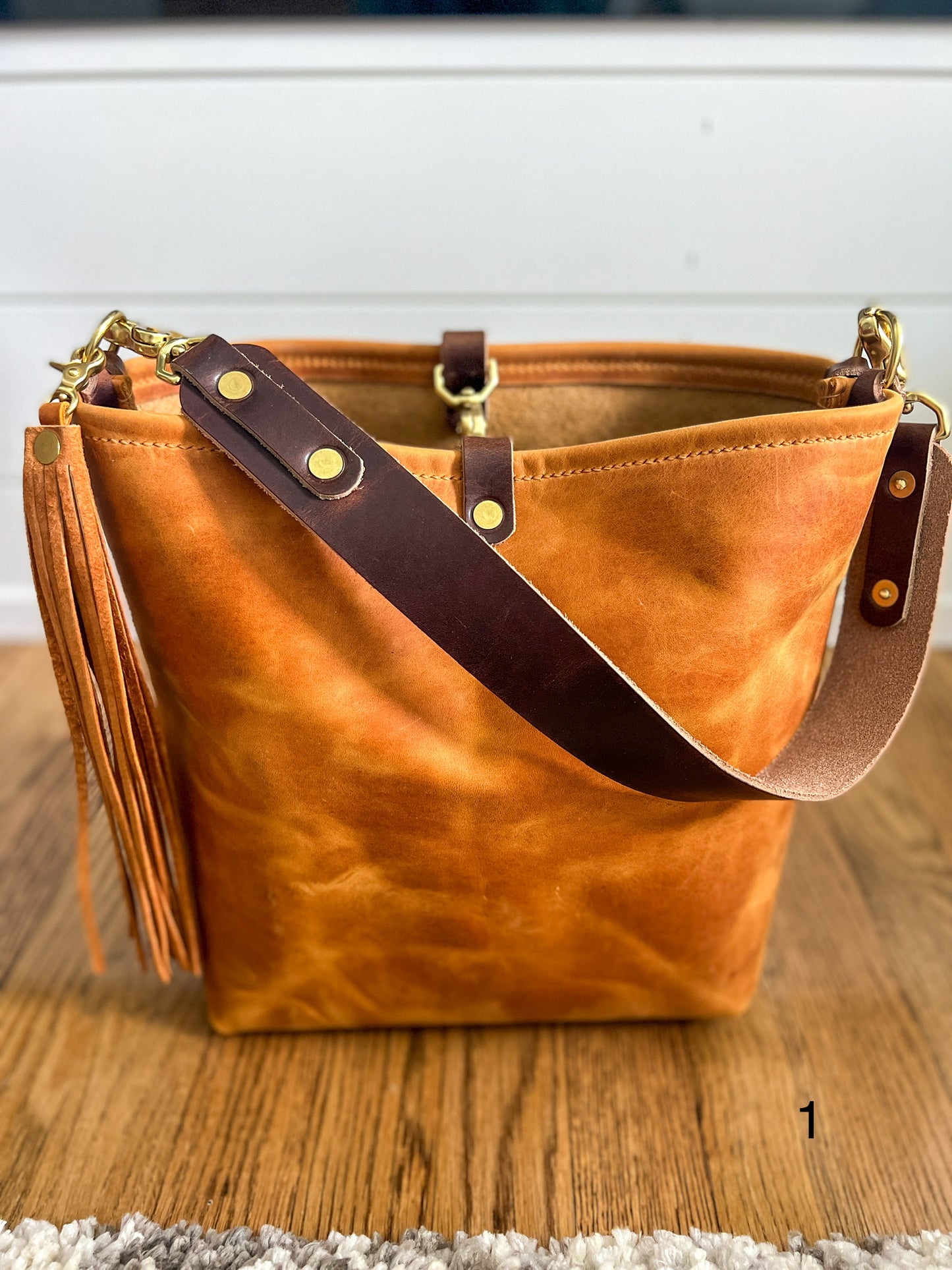 #1 Hobo Bucket in Sedona Full Grain Leather
