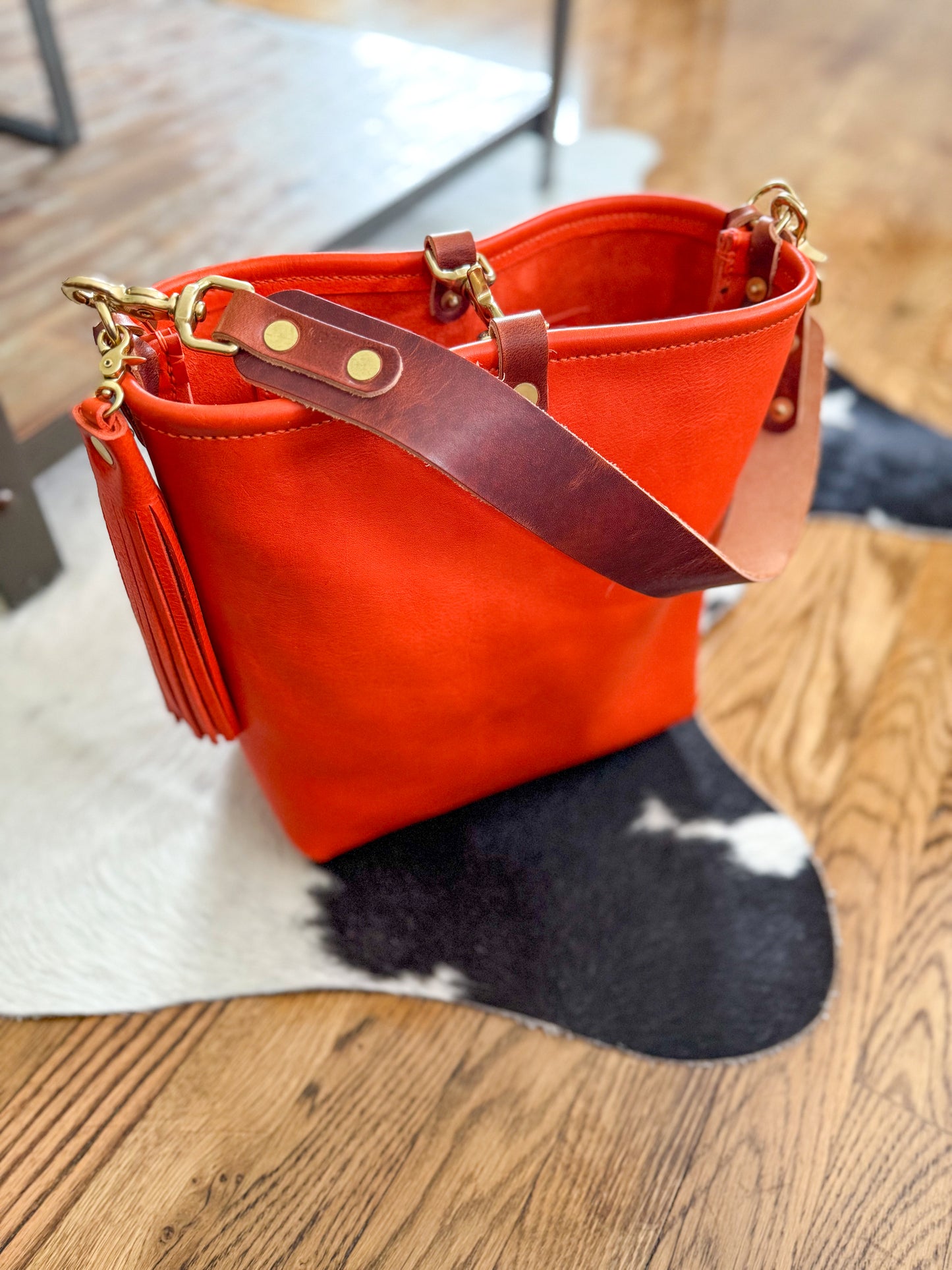 Hobo Bucket in Mandarin Vachetta