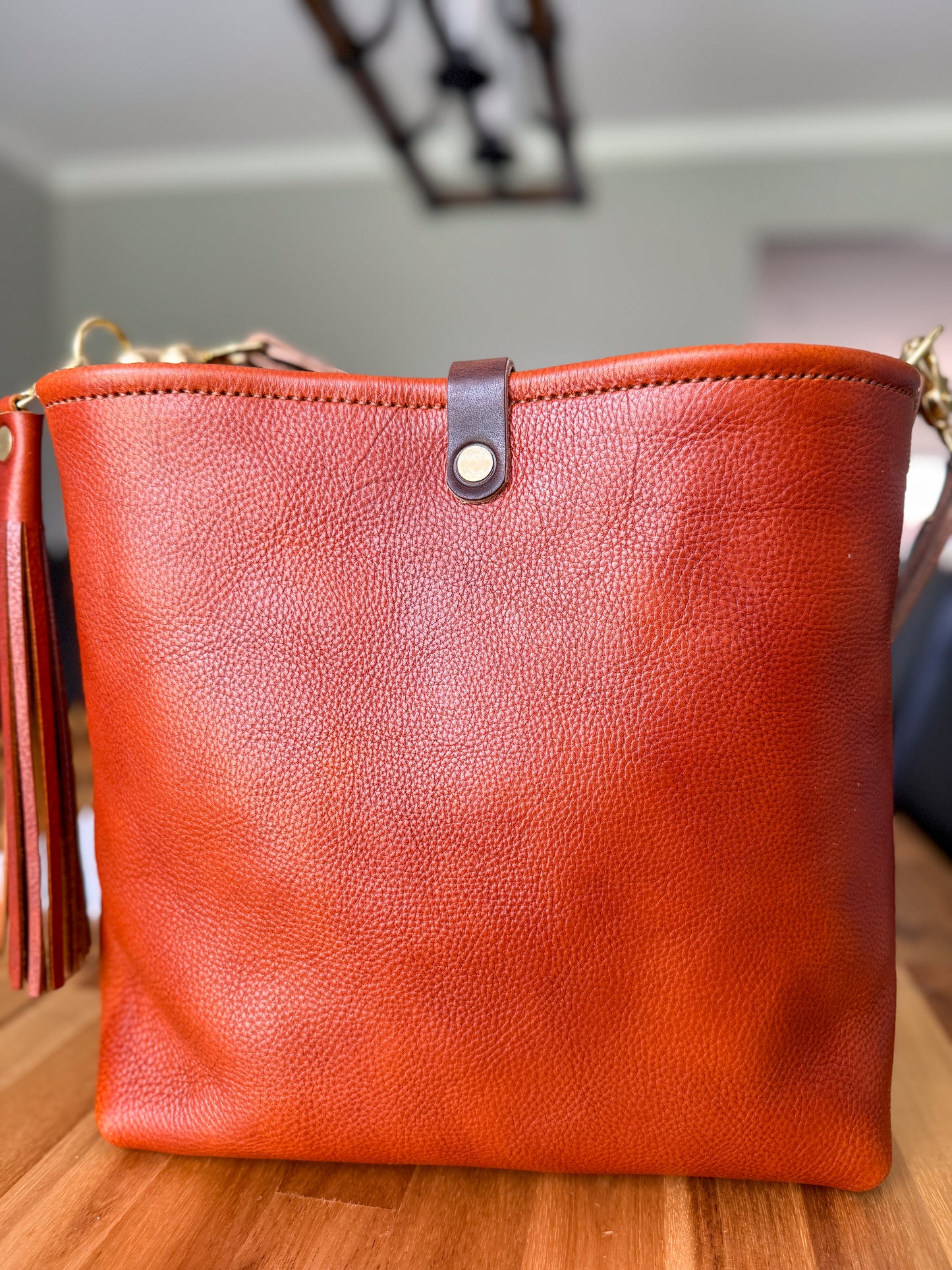Hobo Bucket in Dark Ginger Vachetta