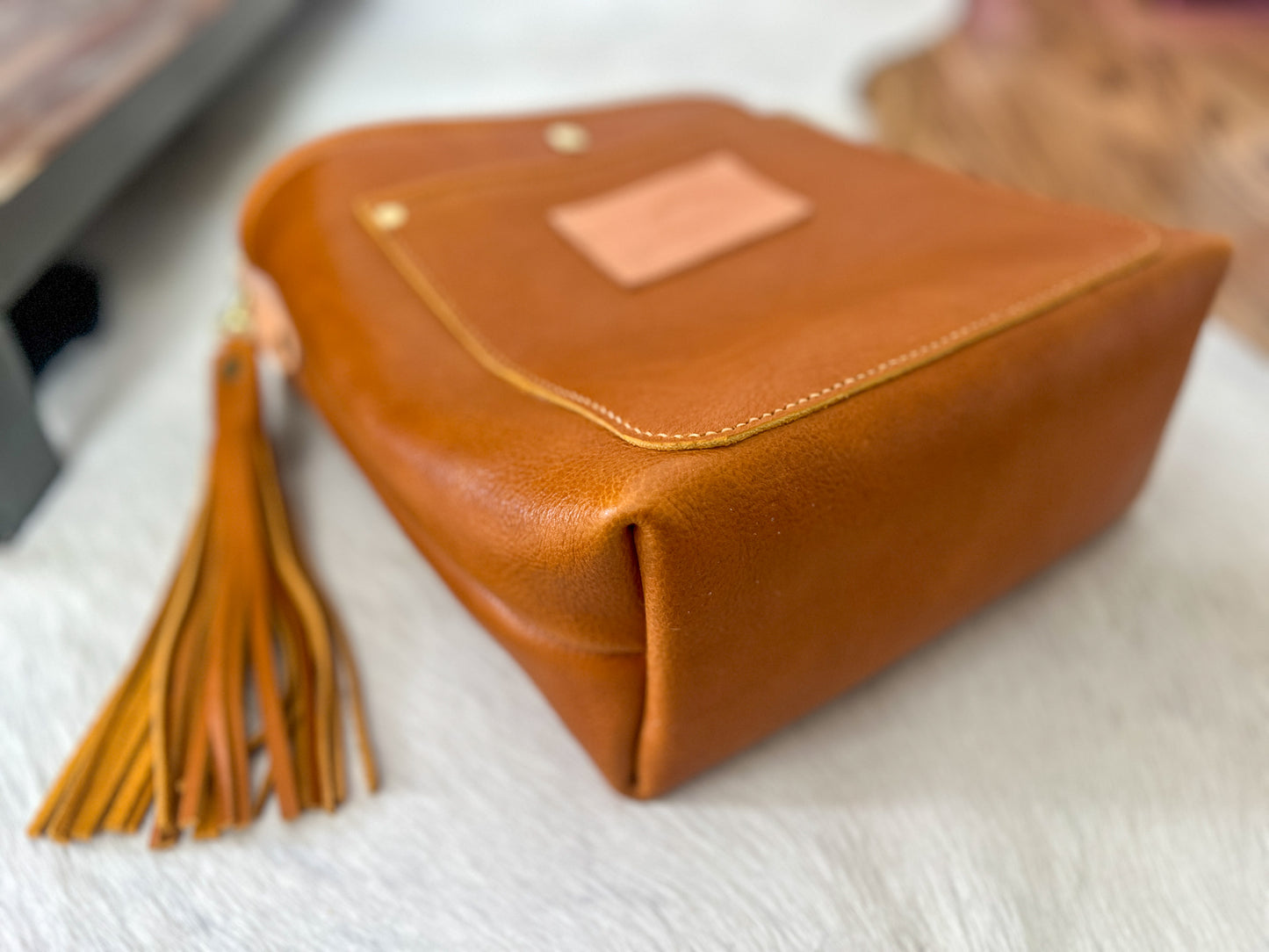 Bennett “shorty” Bucket in Golden Honey Bulldog Leather