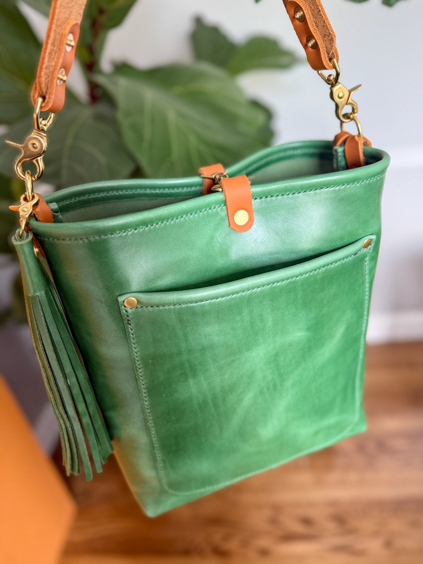 Bennett Bucket in Shamrock Green Full Grain Leather