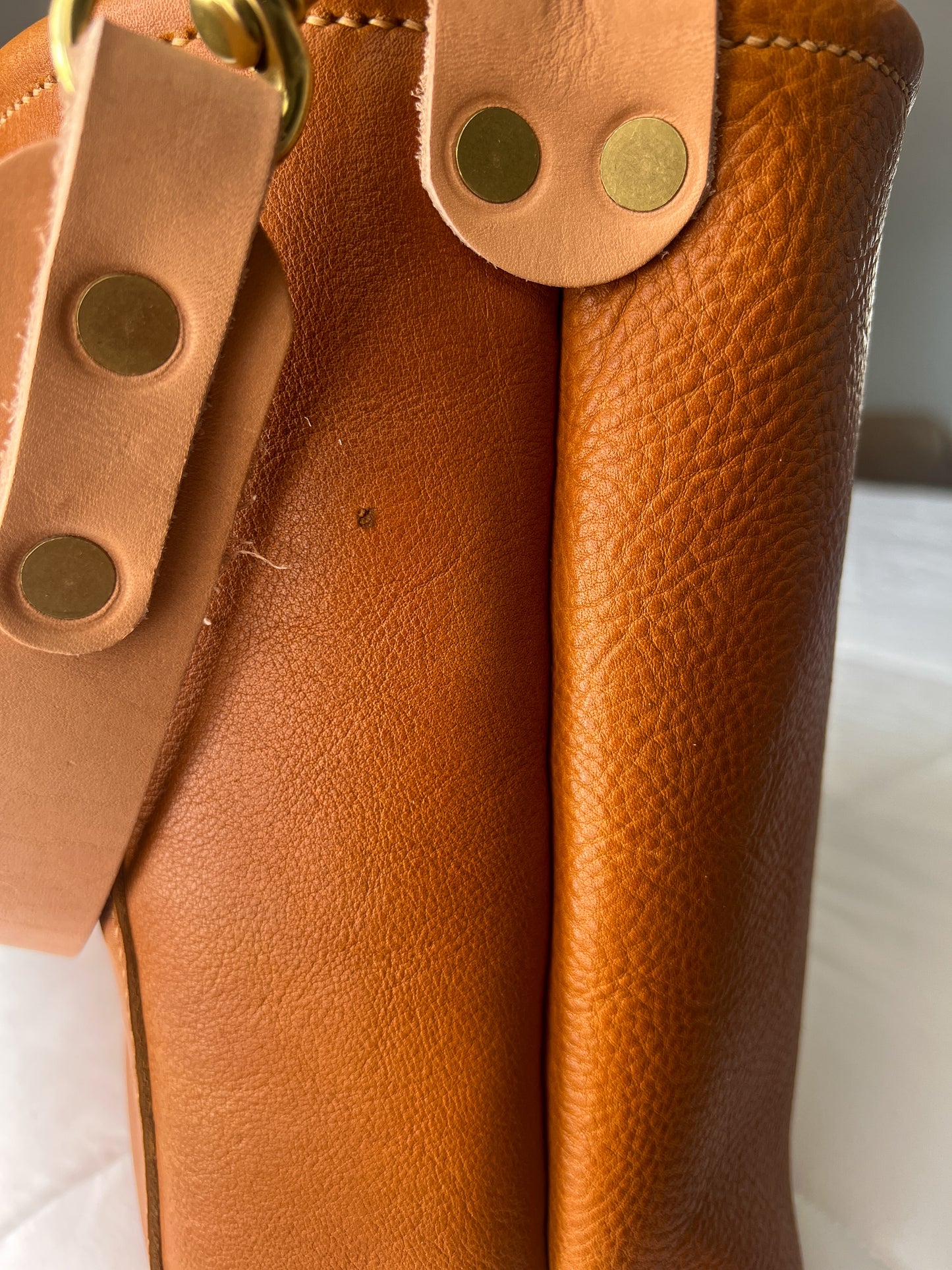 Bennett “shorty” Bucket in Golden Honey Bulldog Leather