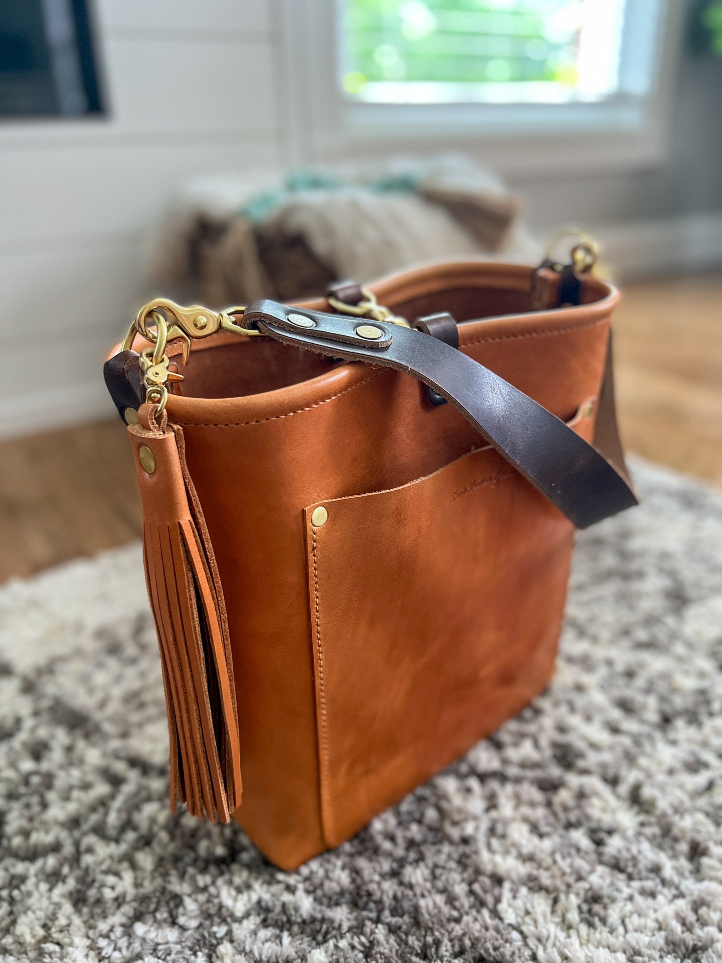 Bennett Bucket in Premium Saddle