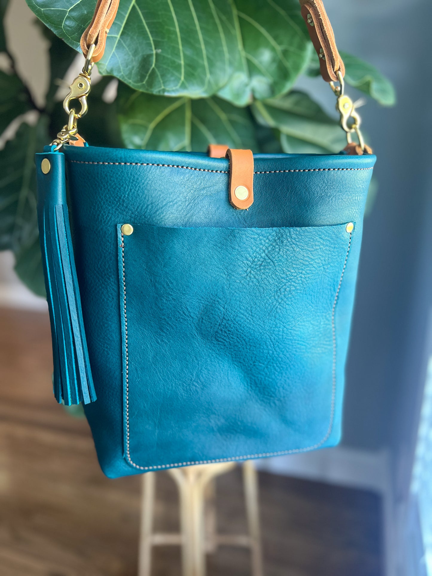 Bennett Bucket in Turquoise Vachetta