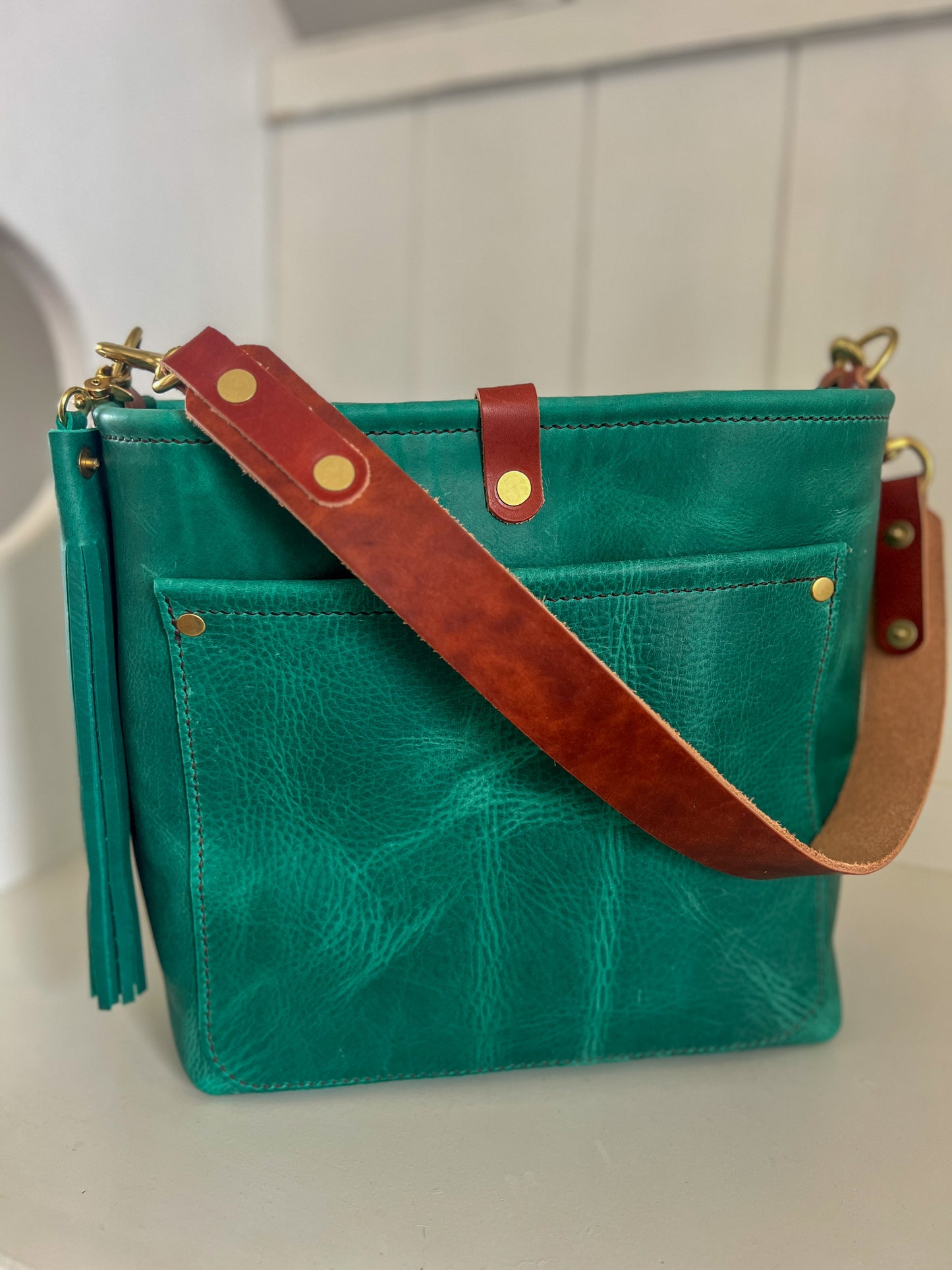 Bennett “shorty” Bucket in Teal Oil Tanned Leather