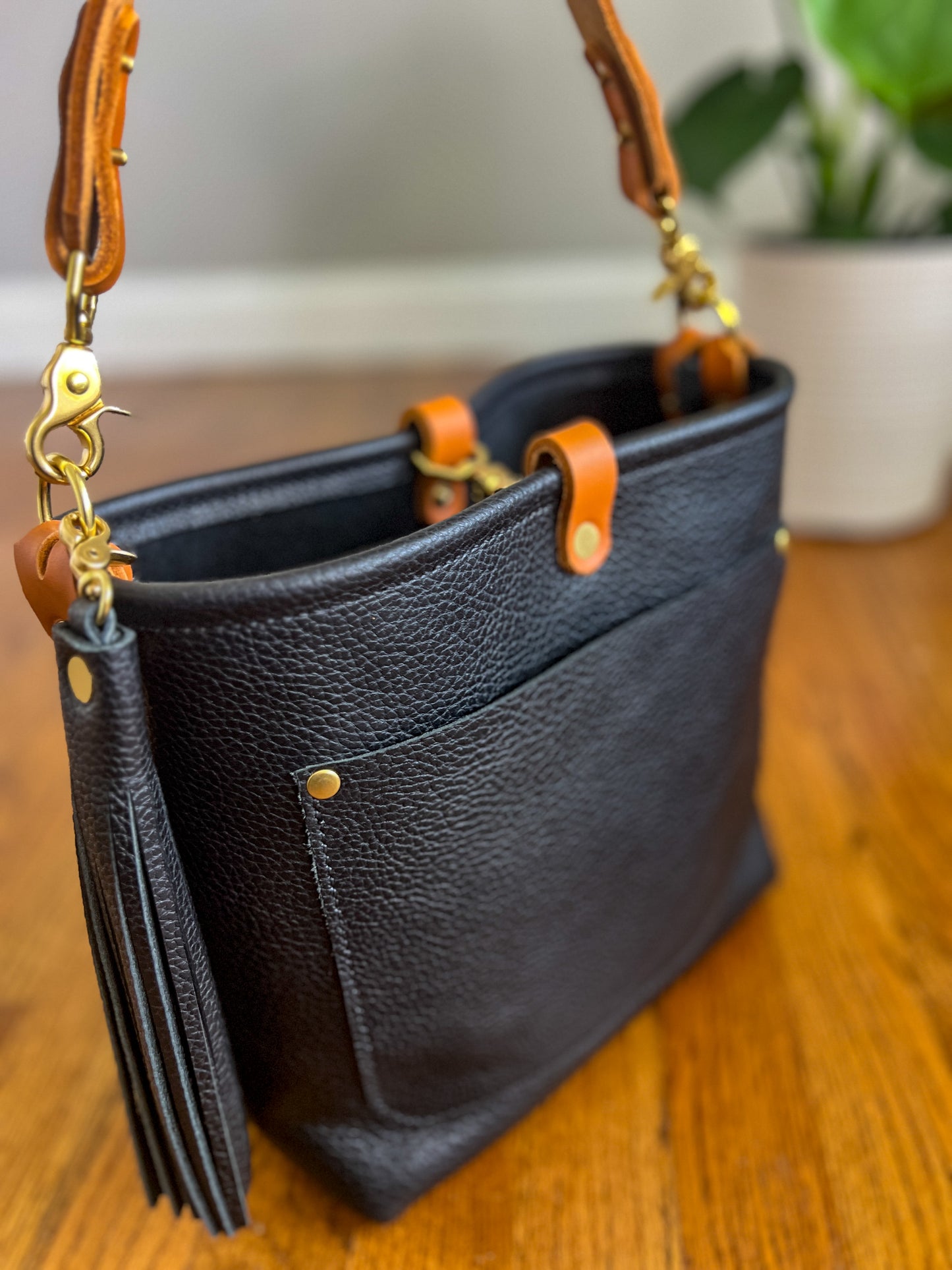 Bennett “shorty” Bucket in Horween Black Pebbled Leather