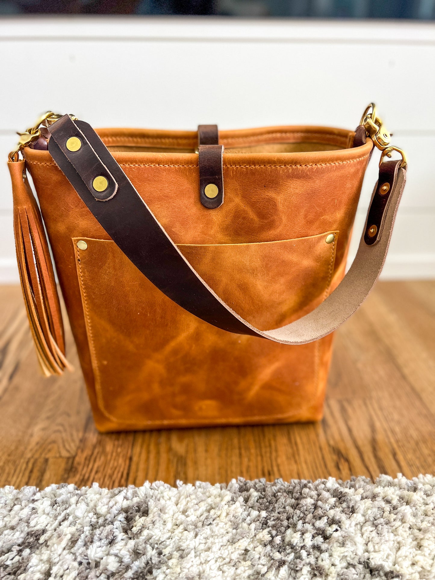 Bennett Bucket in Full Grain Sedona