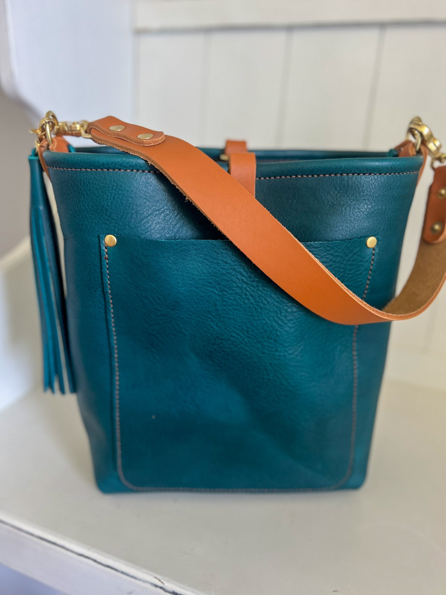 Bennett Bucket in Turquoise Vachetta