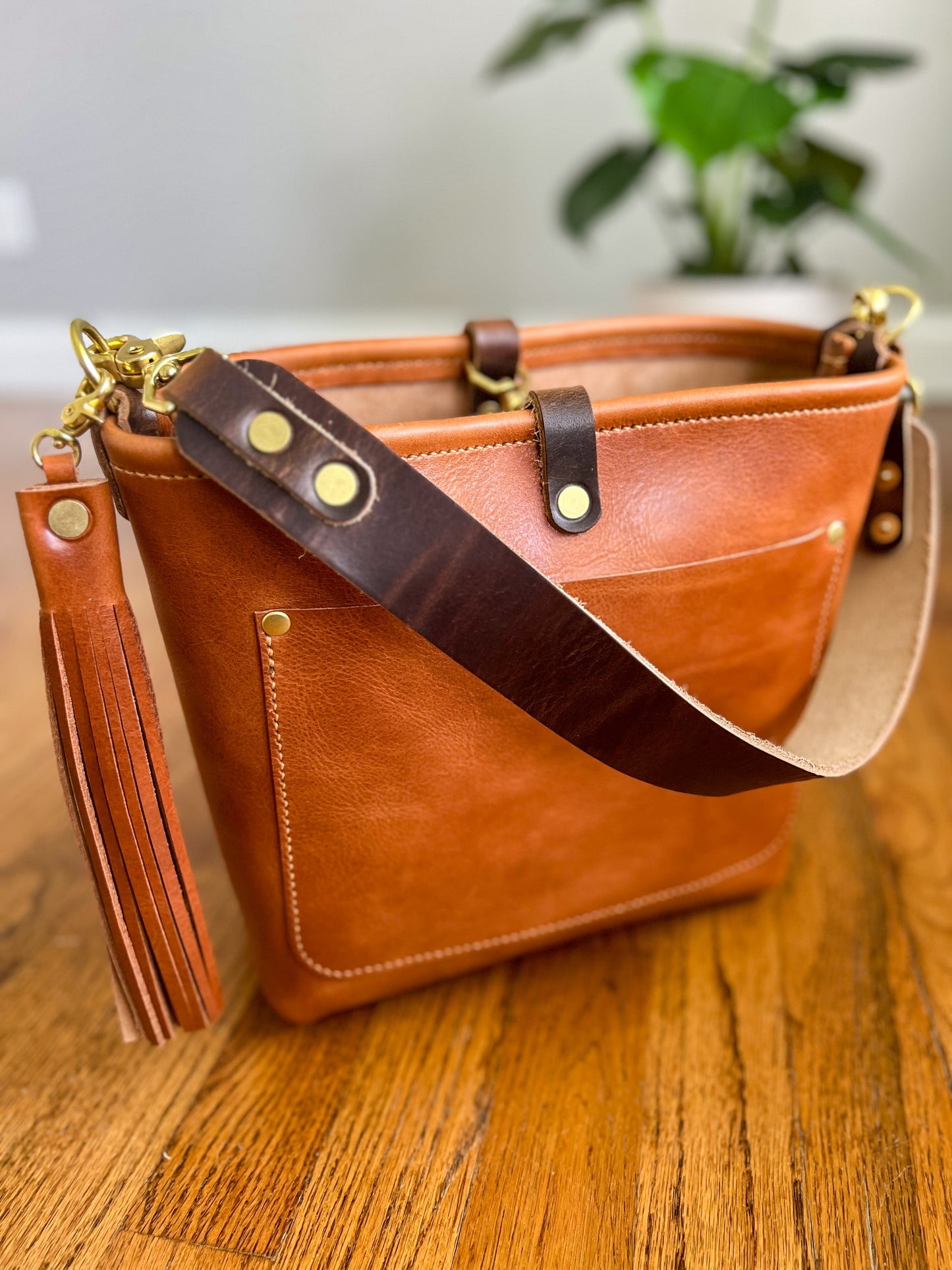 Bennett “shorty” Bucket in Toffee Veg Tan Leather