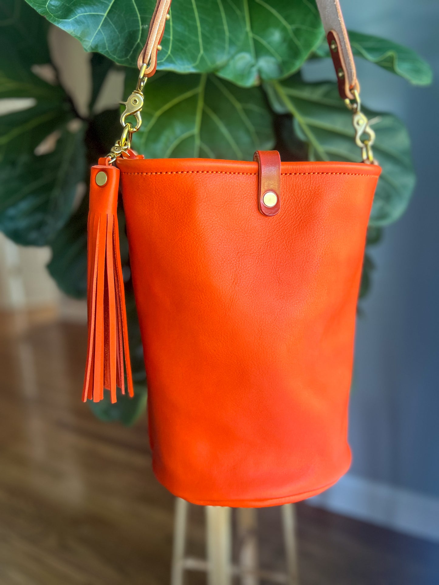 O Ring Bucket Bag in Mandarin Vachetta