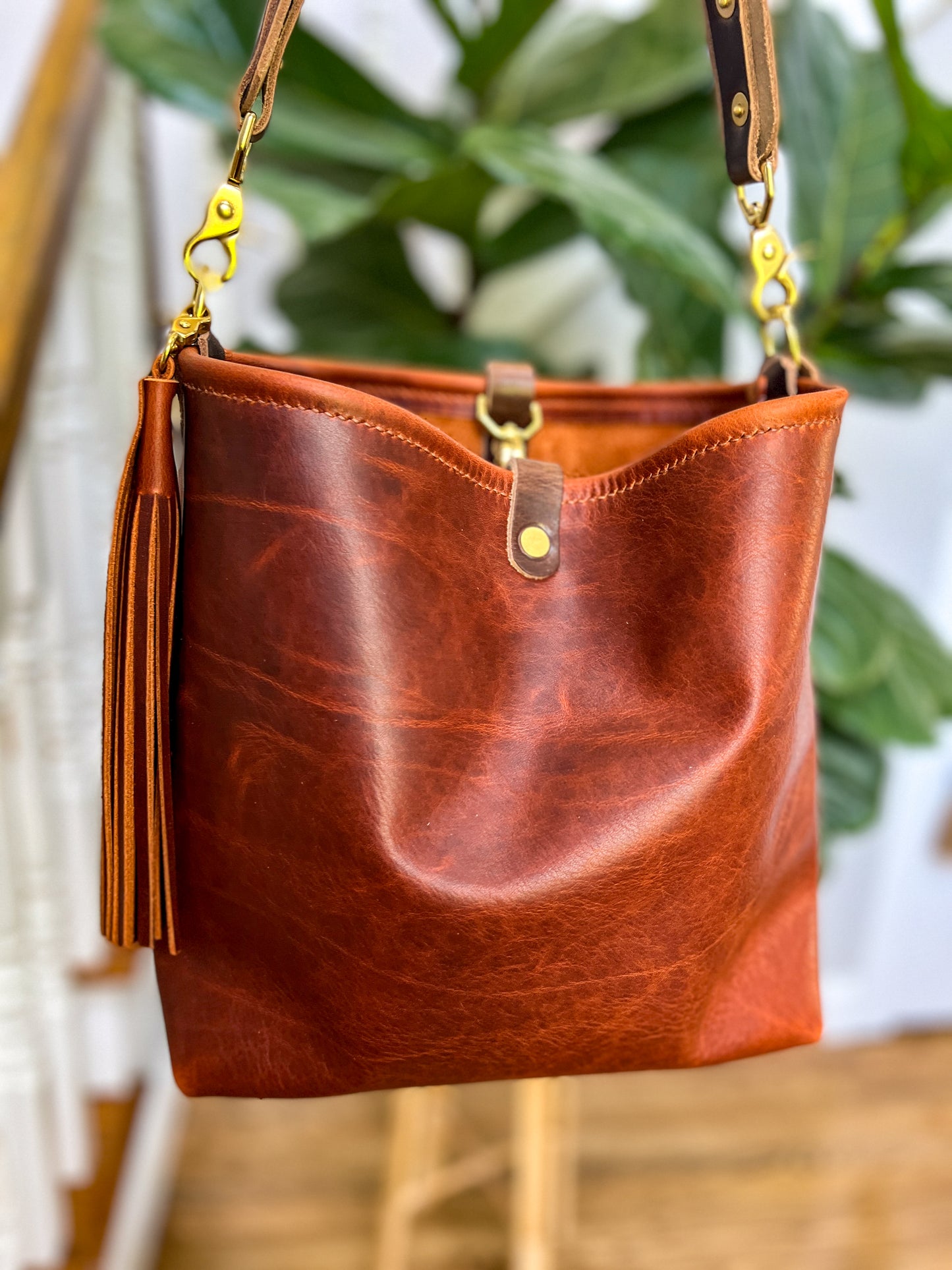 Hobo Bucket in Full Grain Rushmore Leather