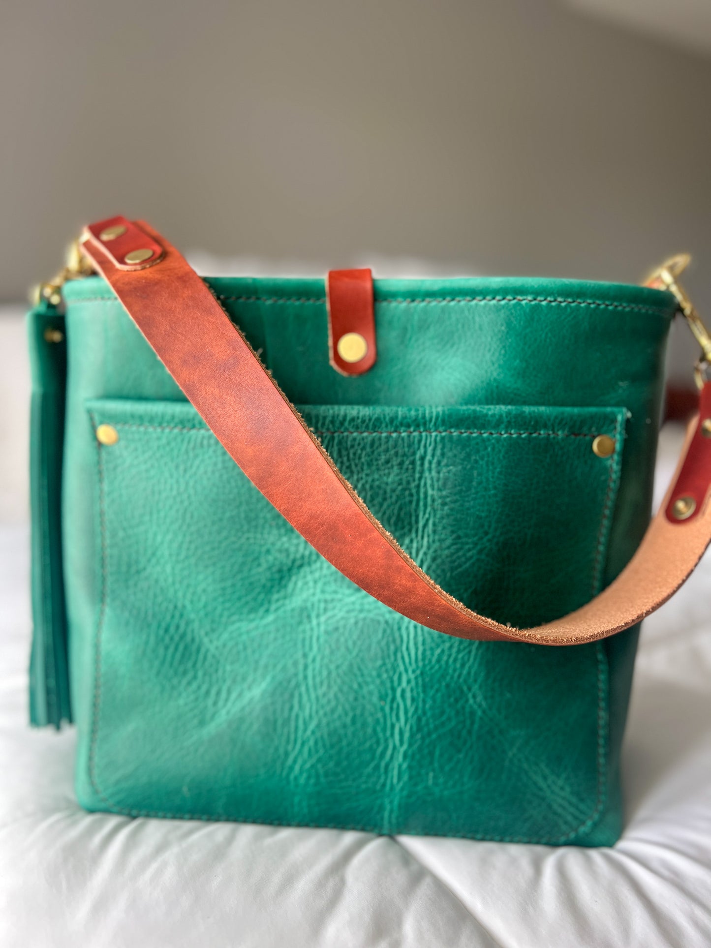 Bennett “shorty” Bucket in Teal Oil Tanned Leather