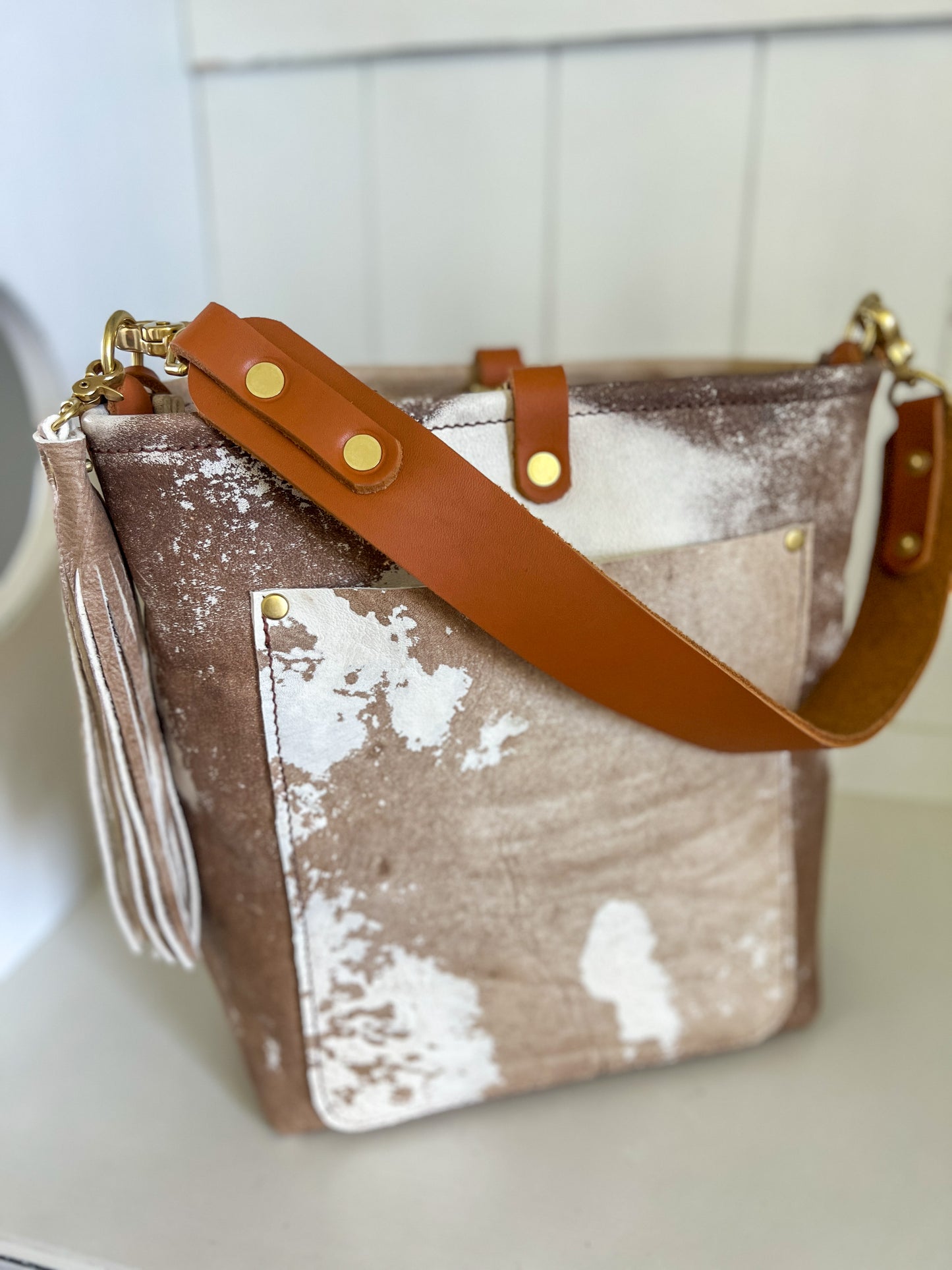 Bennett Bucket in Vintage Cowhide