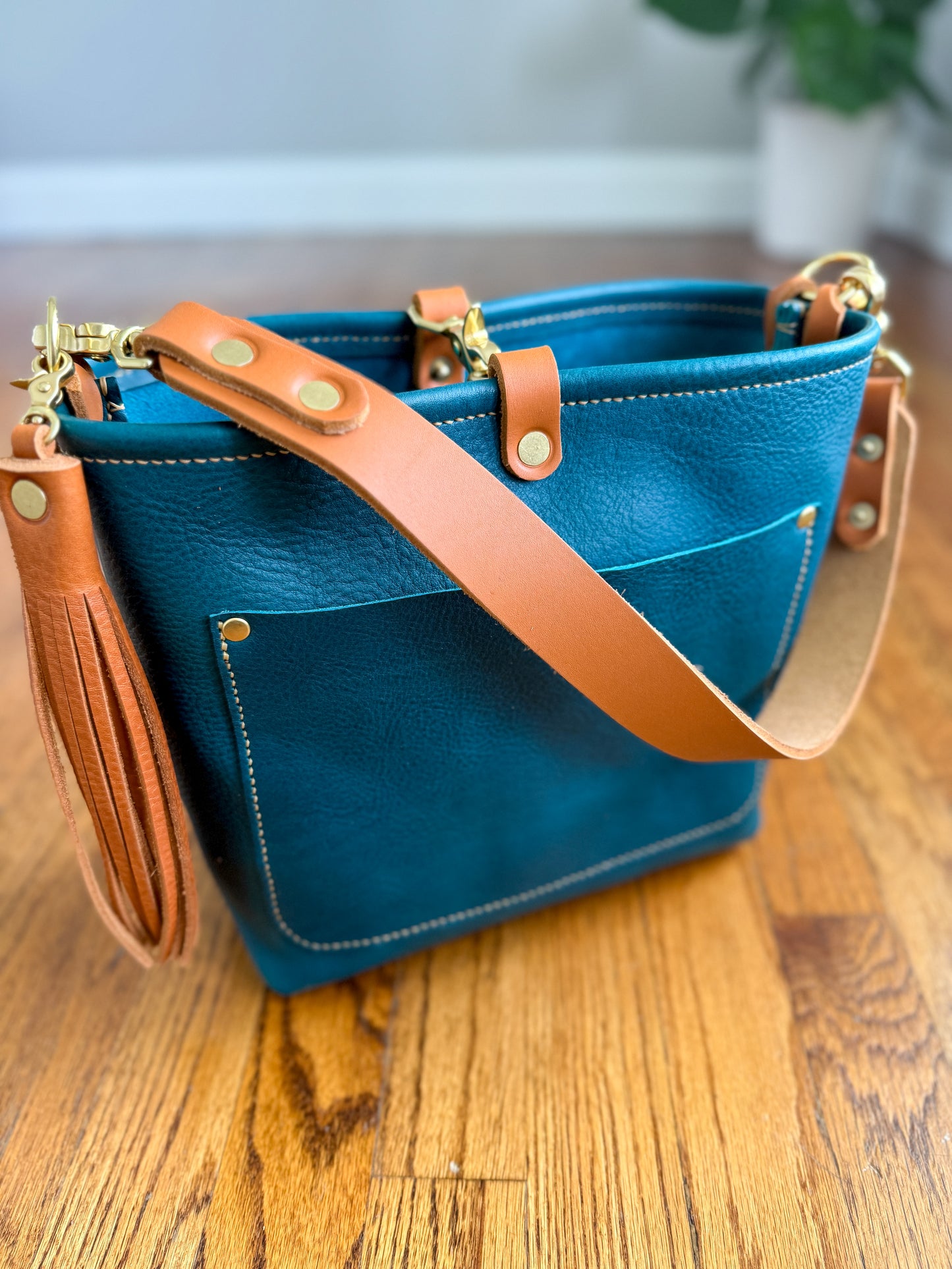 Bennett “shorty” Bucket in Turquoise Vachetta