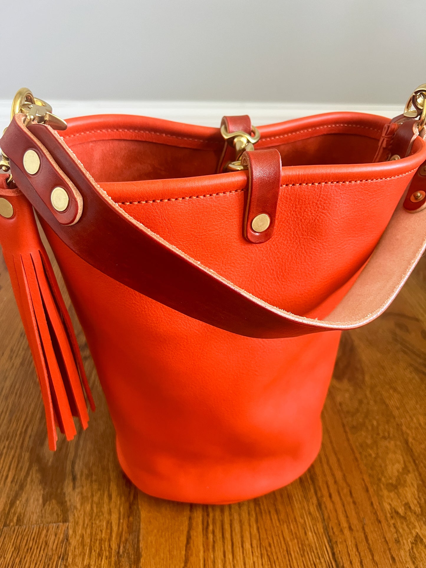 O Ring Bucket Bag in Mandarin Vachetta