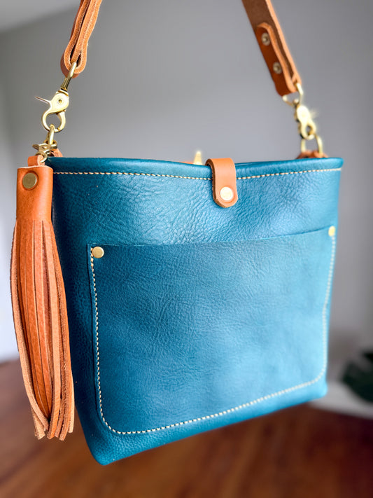 Bennett “shorty” Bucket in Turquoise Vachetta