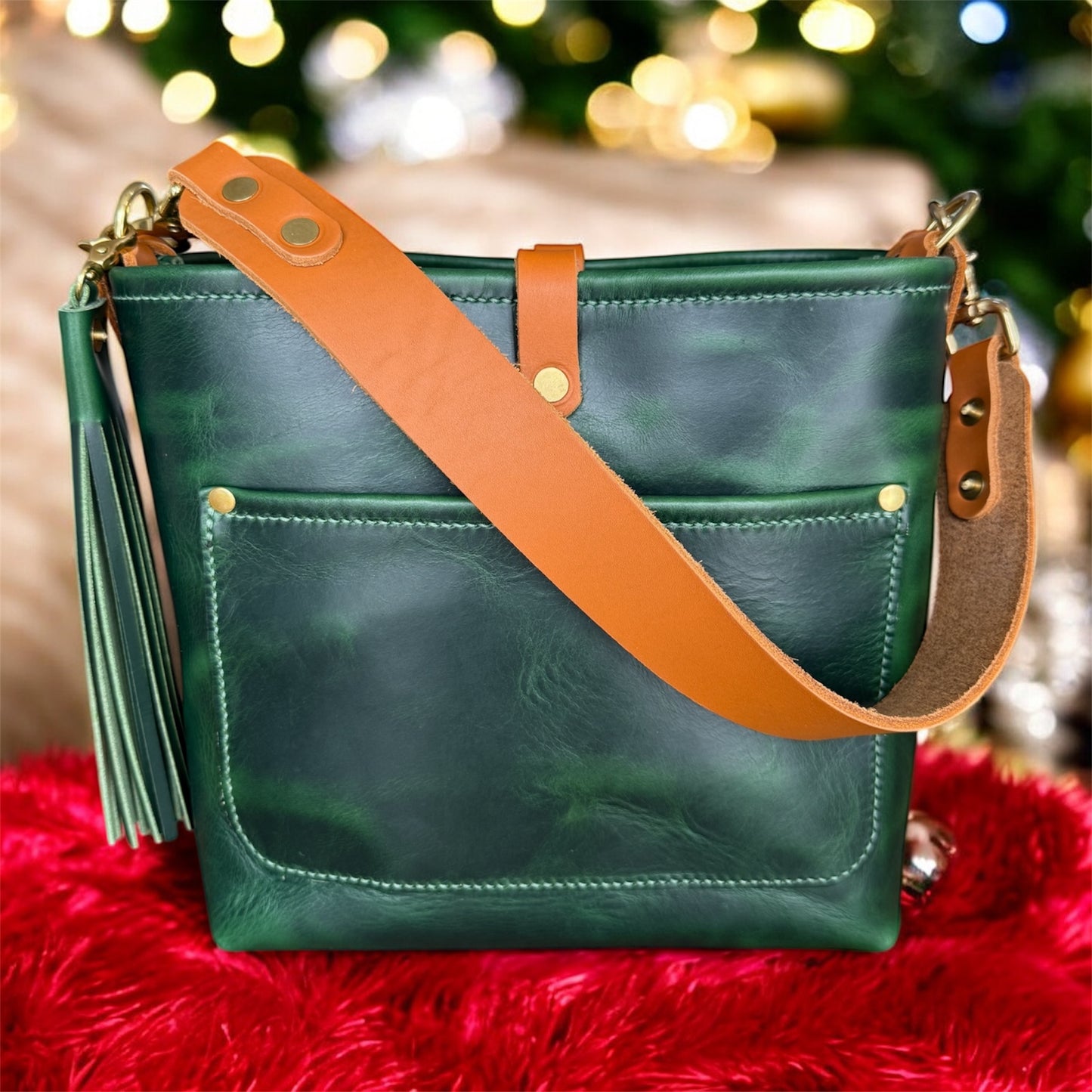 Bennett “shorty” Bucket in Emerald Horween Puttman Leather