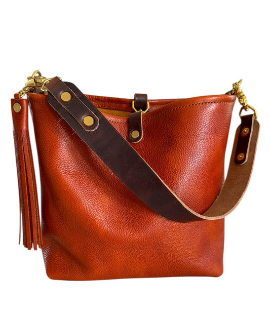 Hobo Bucket in Dark Ginger Vachetta