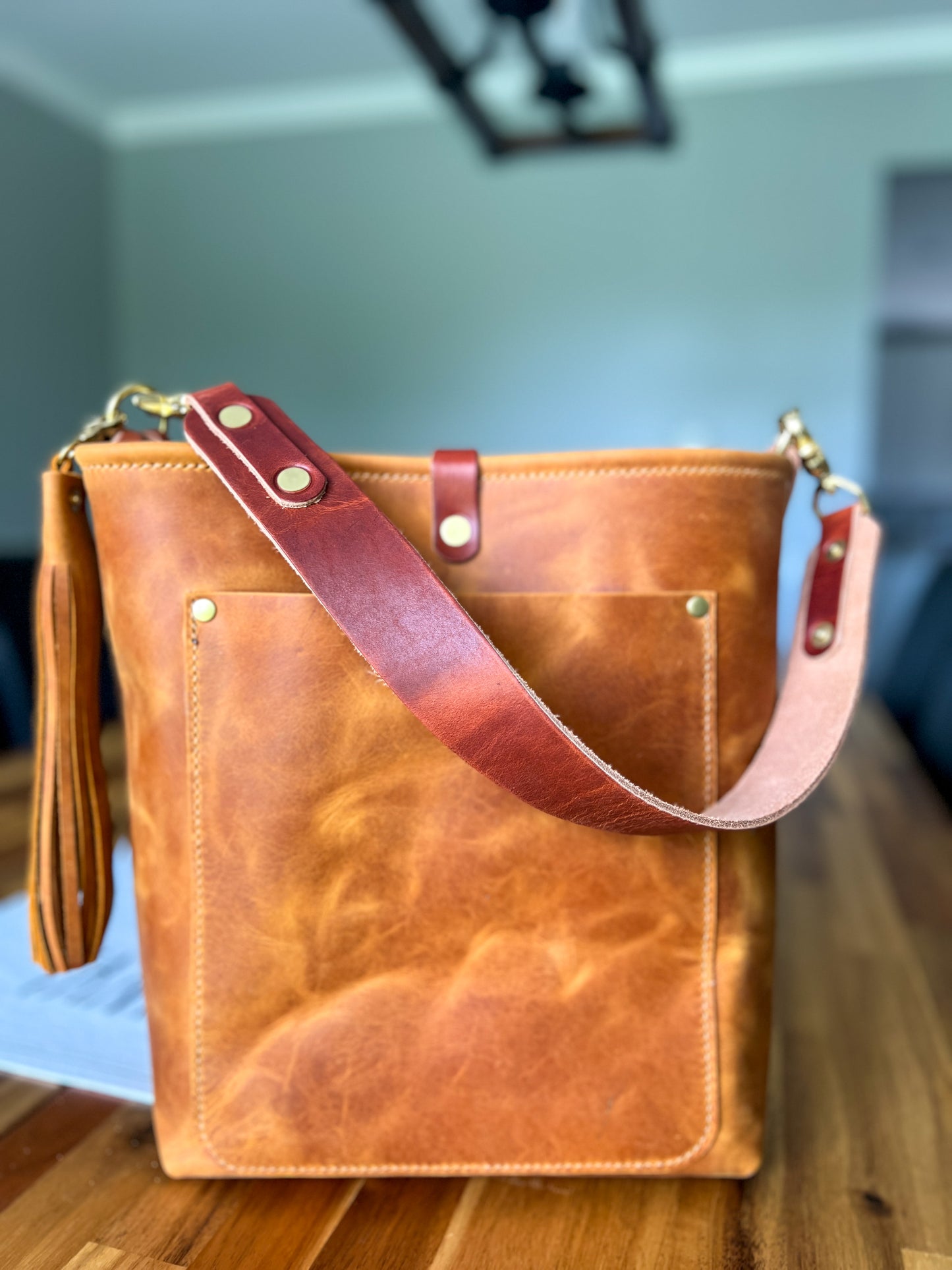 Bennett Bucket in Full Grain Sedona