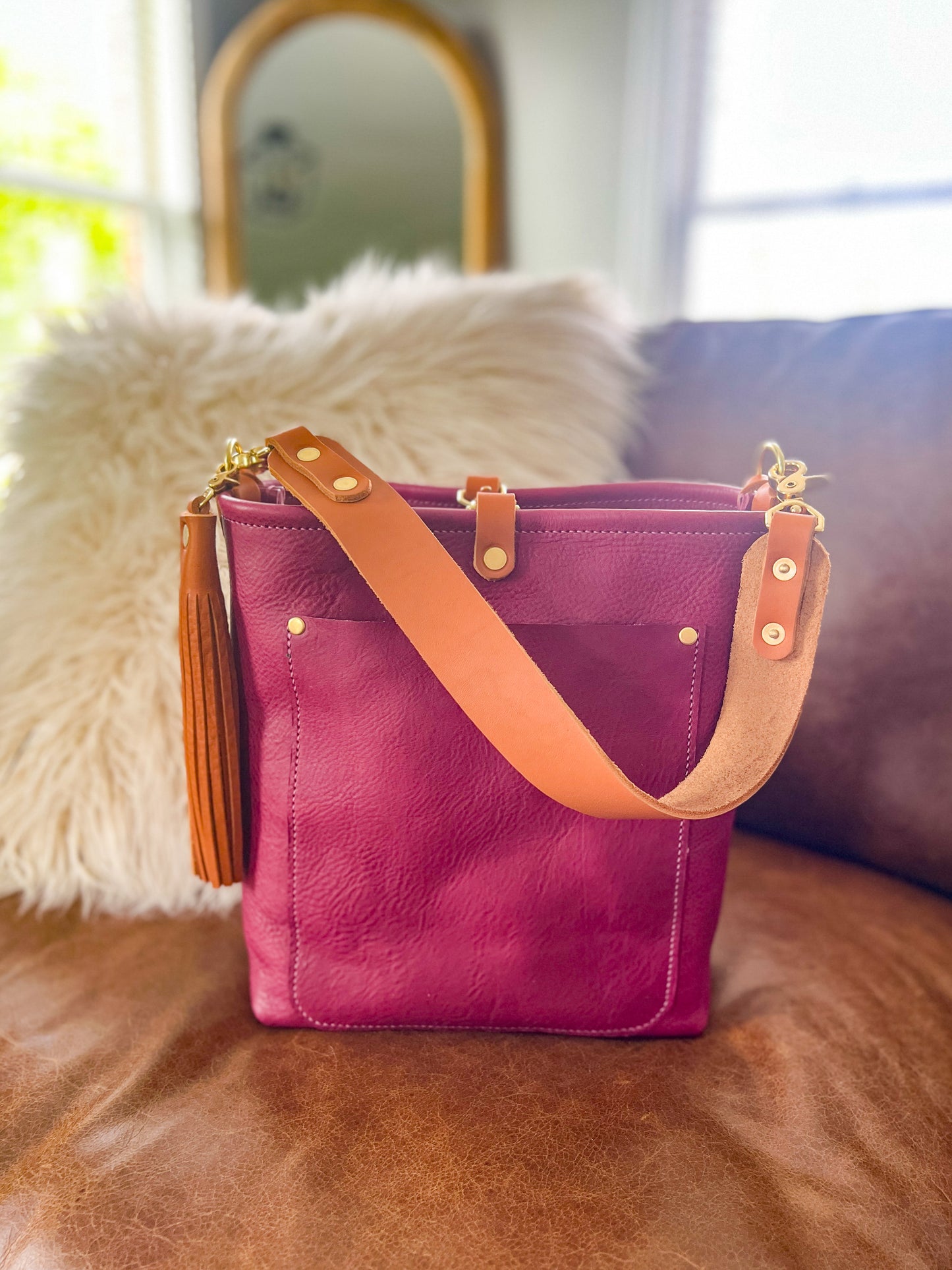 Bennett Bucket in Vachetta Lilac
