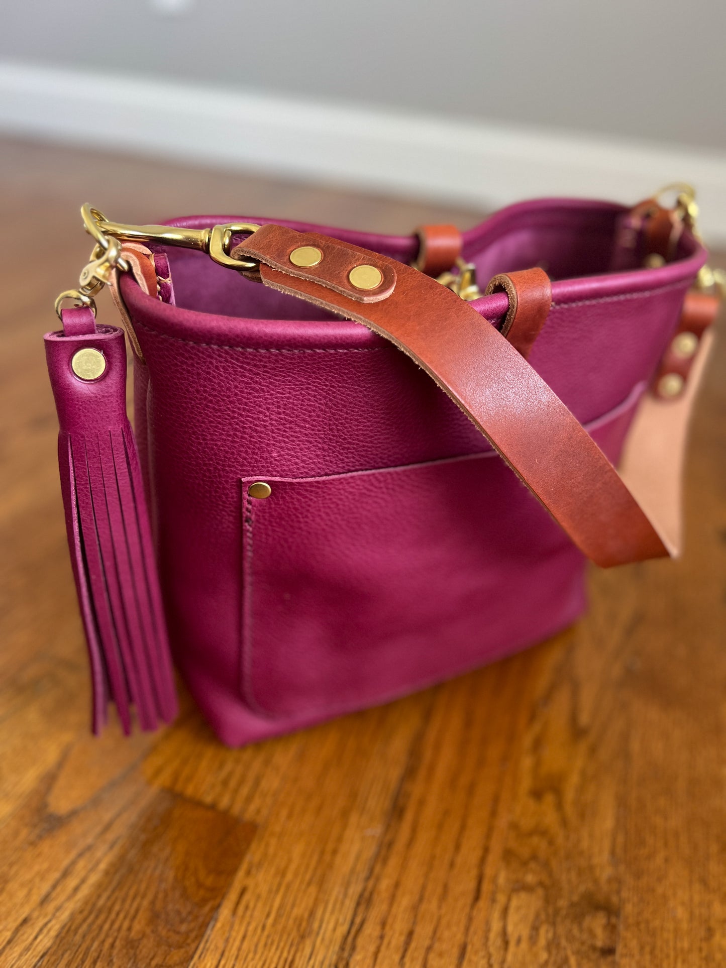 Bennett “shorty” Bucket in Lilac Vachetta