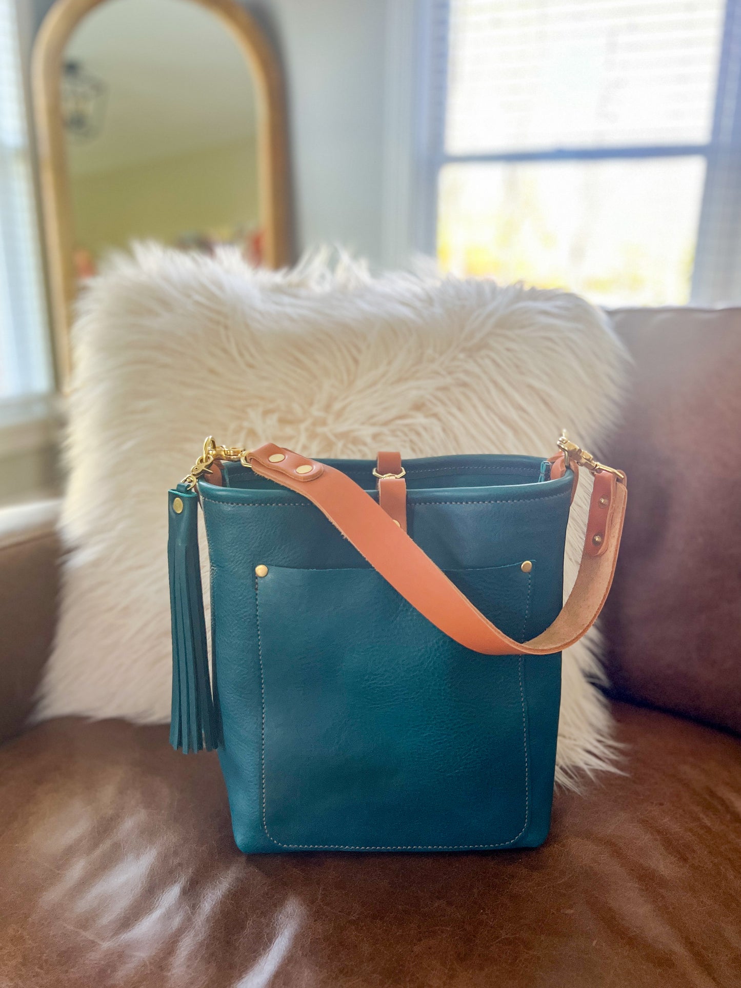 Bennett Bucket in Turquoise Vachetta