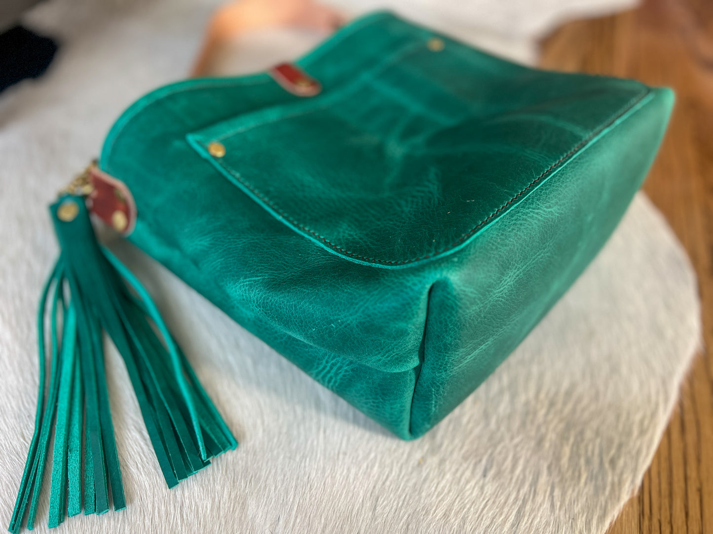 Bennett “shorty” Bucket in Teal Oil Tanned Leather