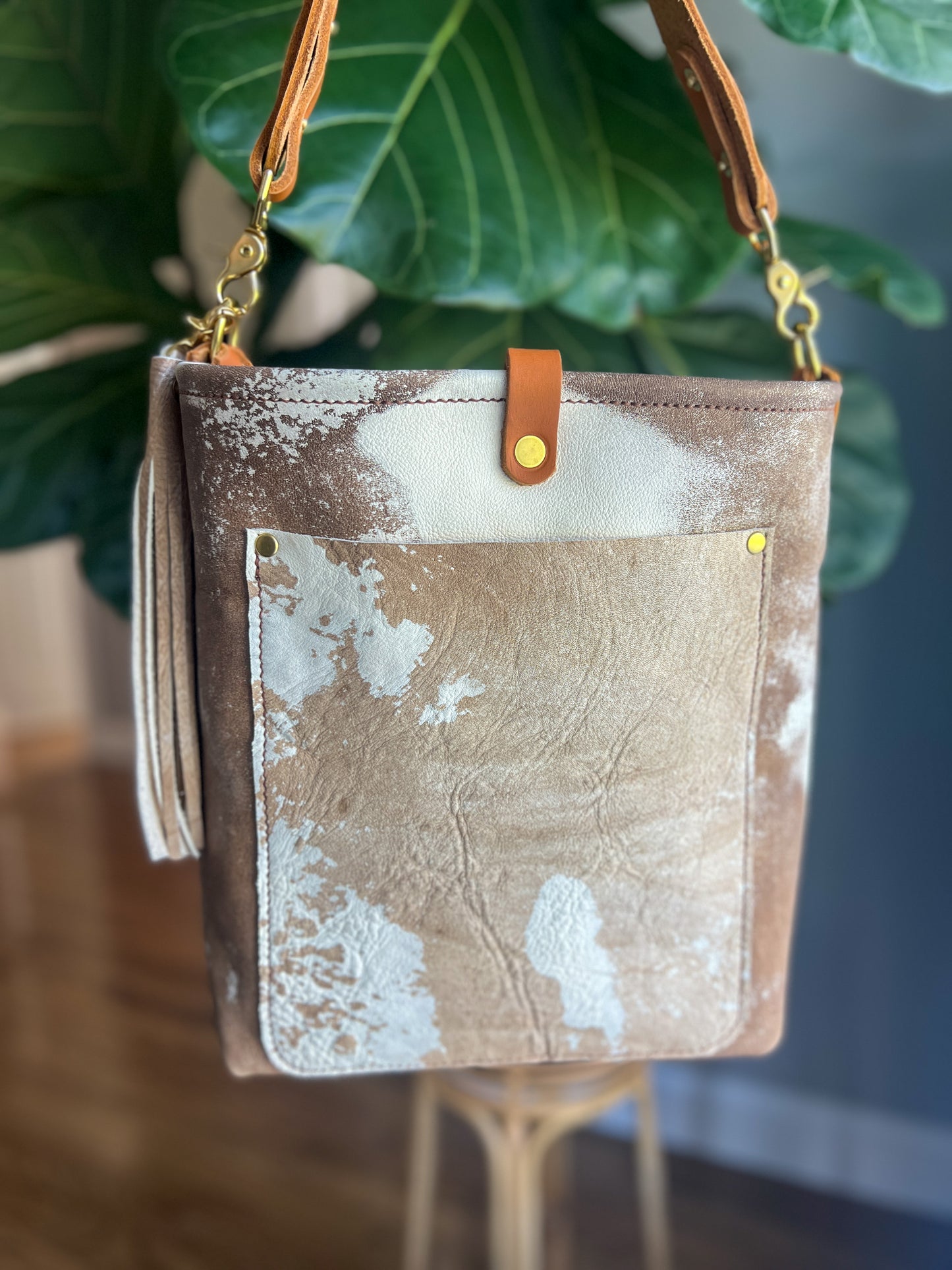 Bennett Bucket in Vintage Cowhide