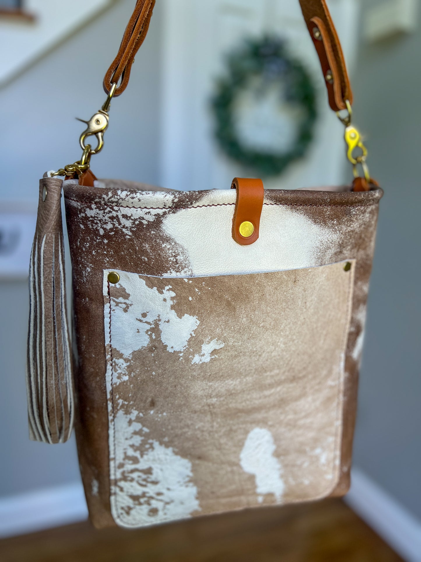 Bennett Bucket in Vintage Cowhide
