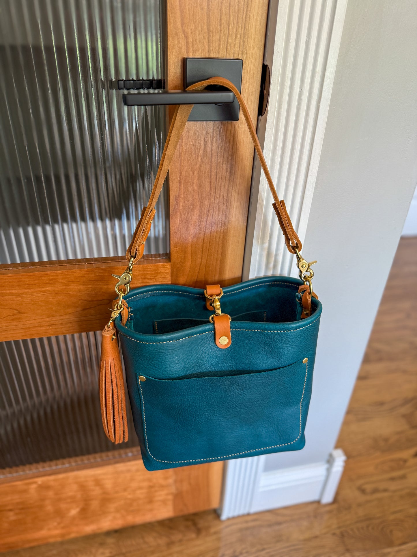 Bennett “shorty” Bucket in Turquoise Vachetta