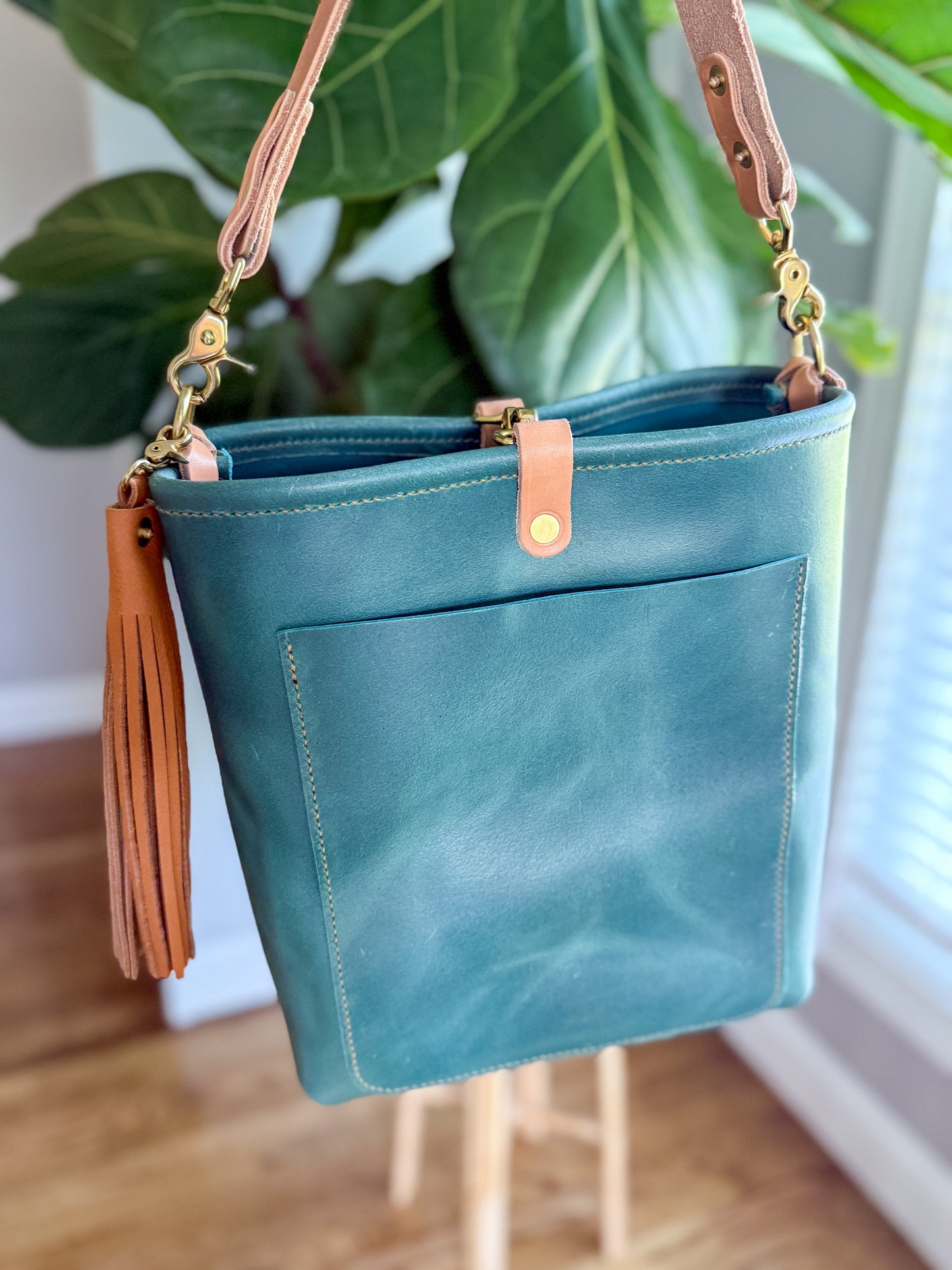 Bennett Bucket in Aqua Pearl Horween