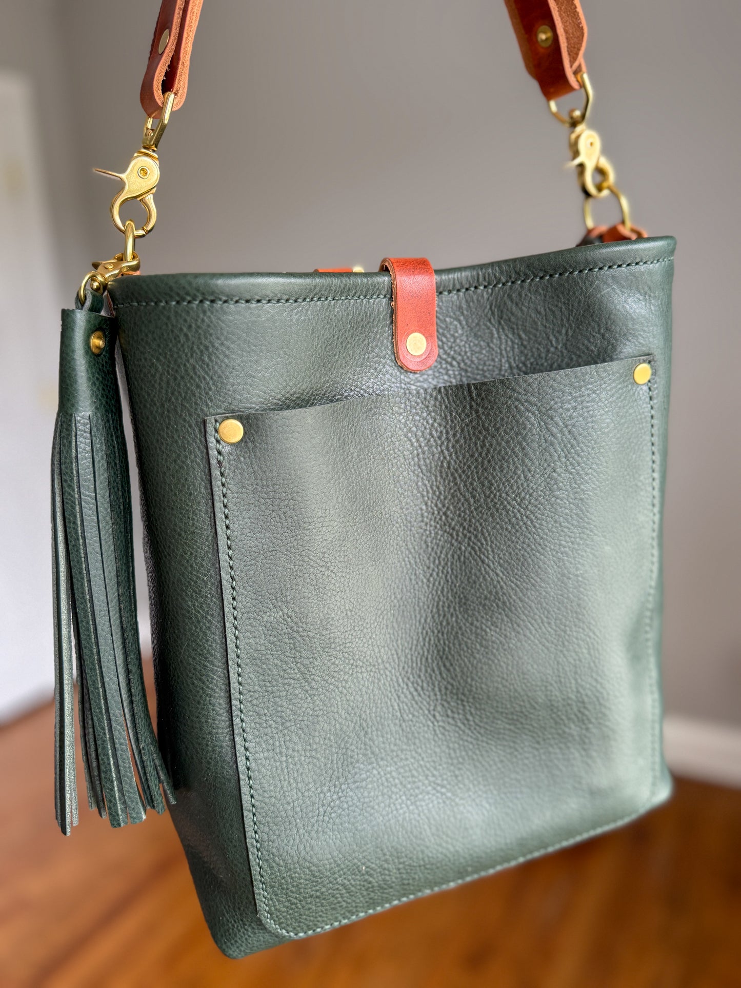 Bennett Bucket in Evergreen Vachetta