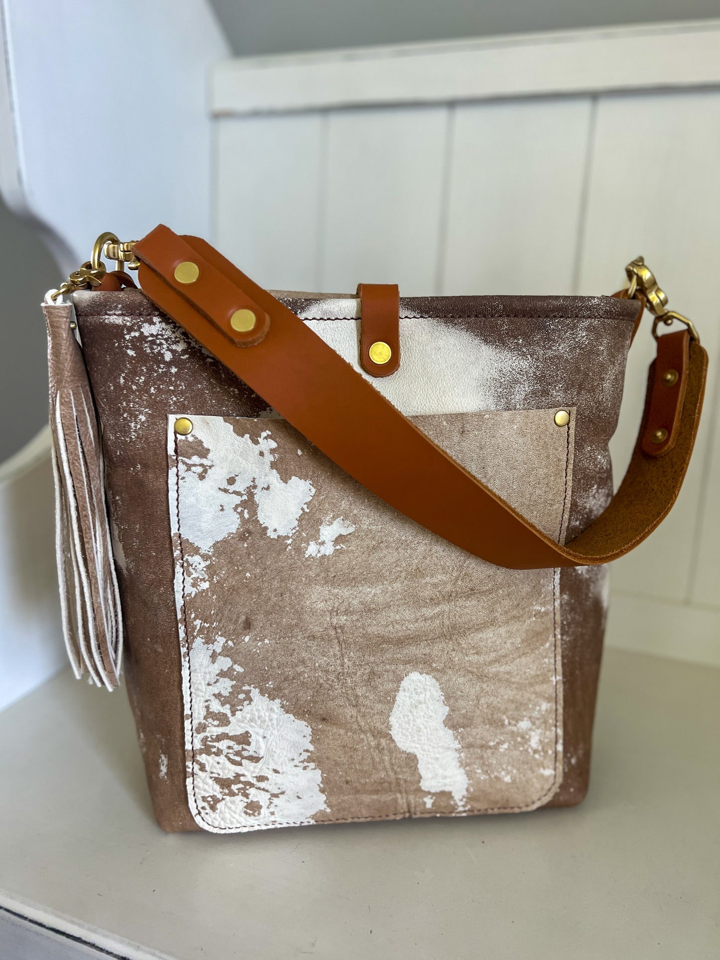 Bennett Bucket in Vintage Cowhide